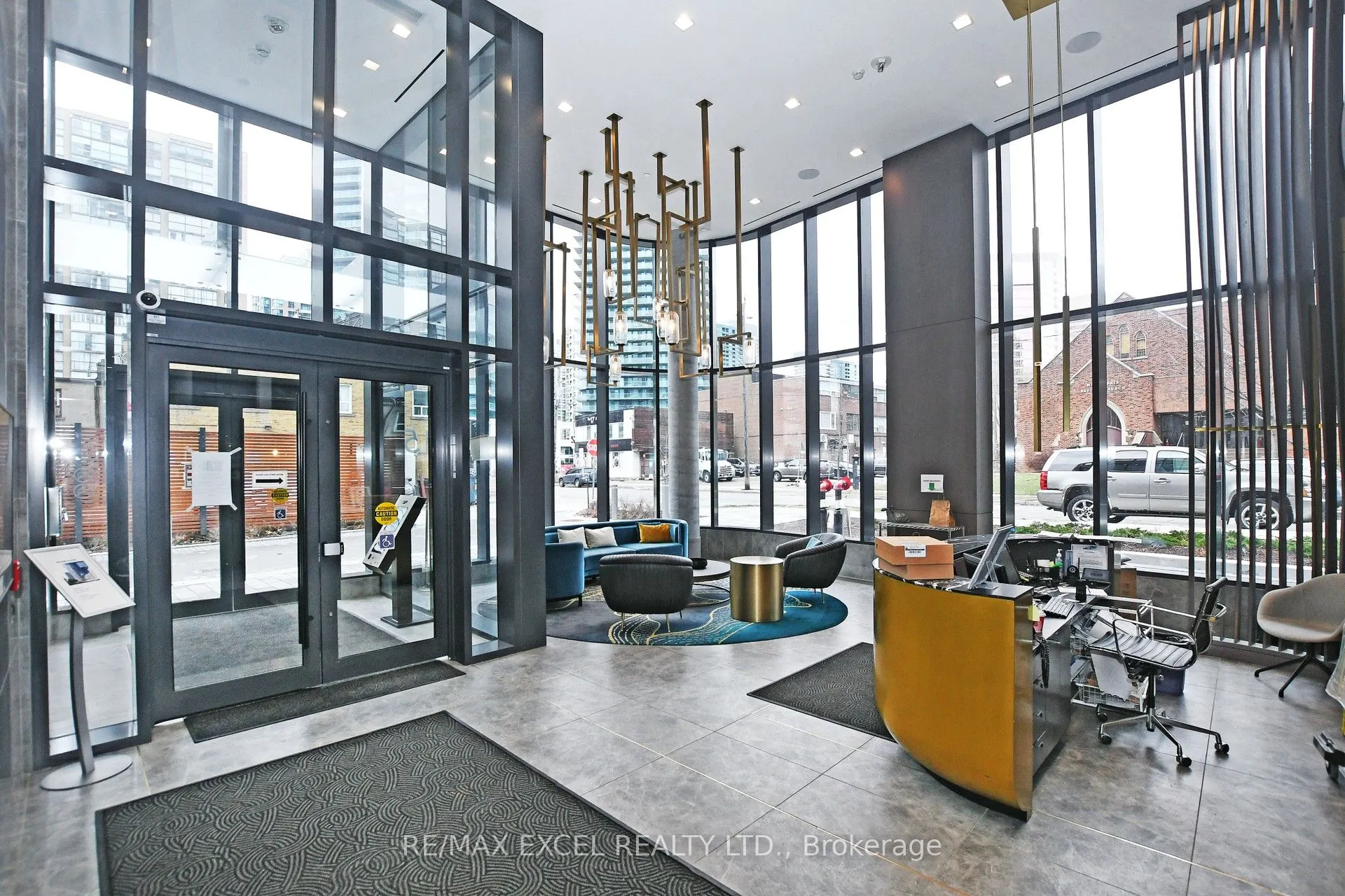 15 Holmes Avenue, #2807
