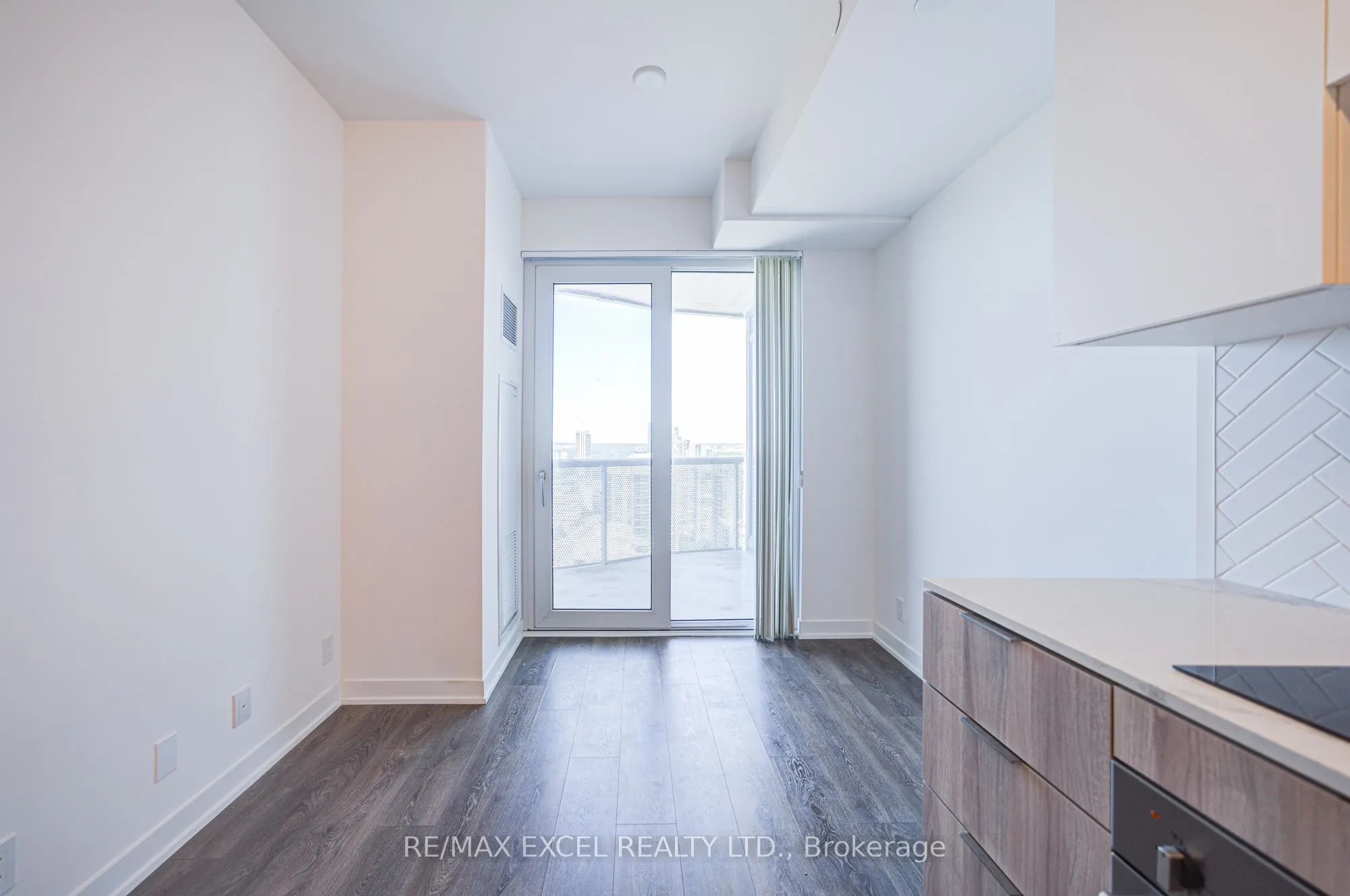 15 Holmes Avenue, #2807