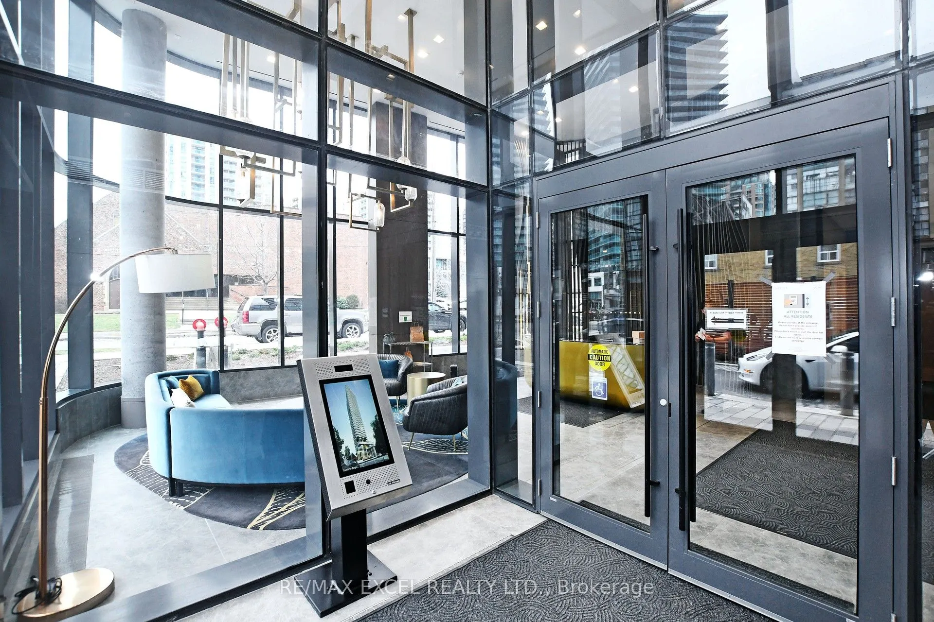 15 Holmes Avenue, #2807