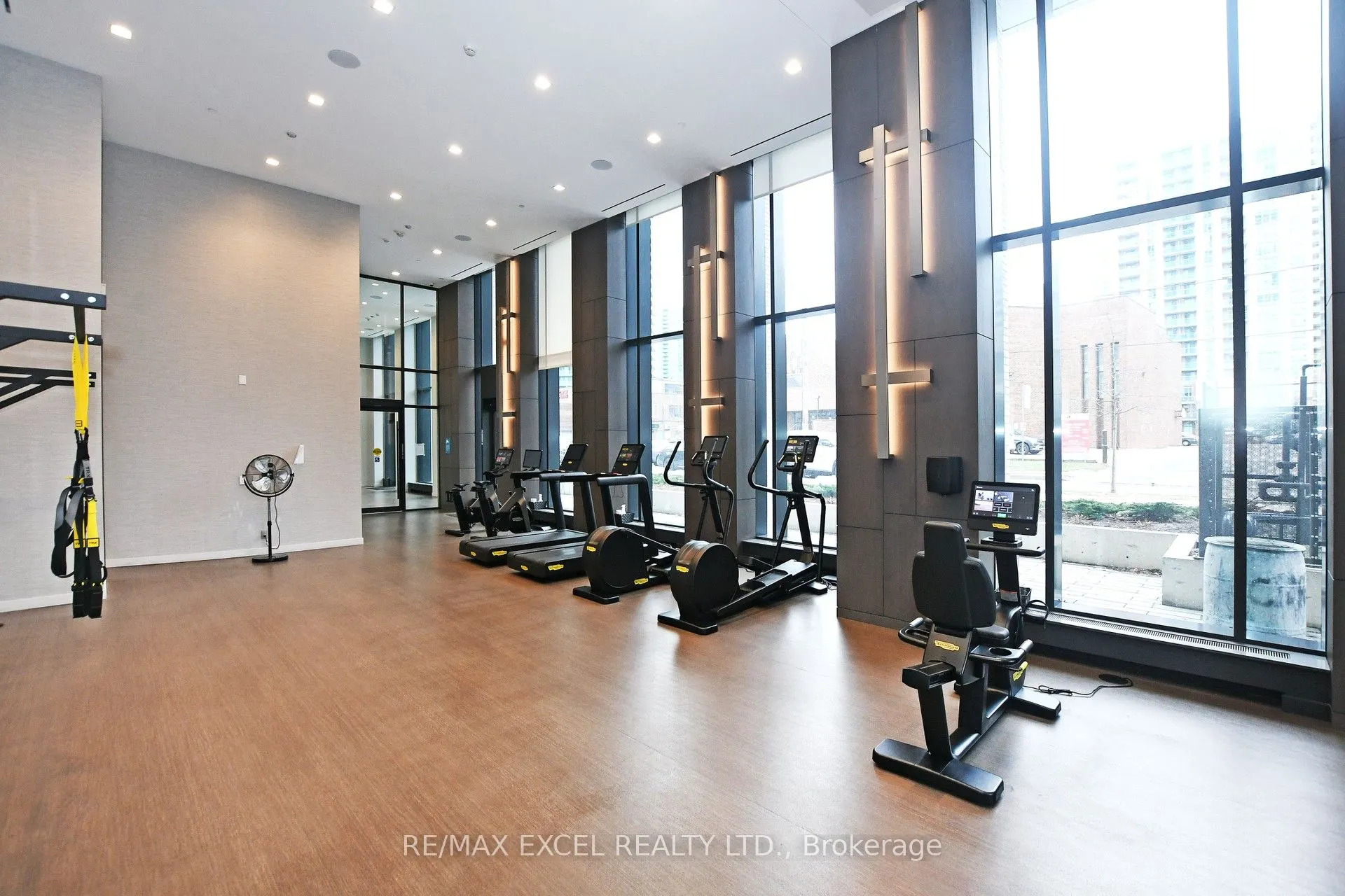 15 Holmes Avenue, #2807