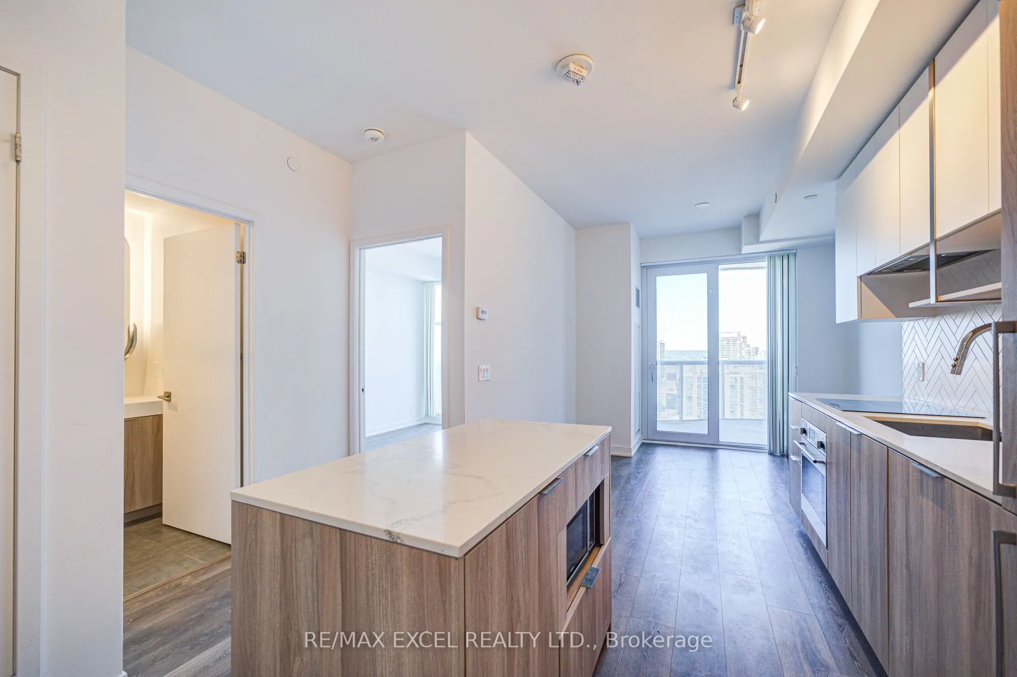 15 Holmes Avenue, #2807
