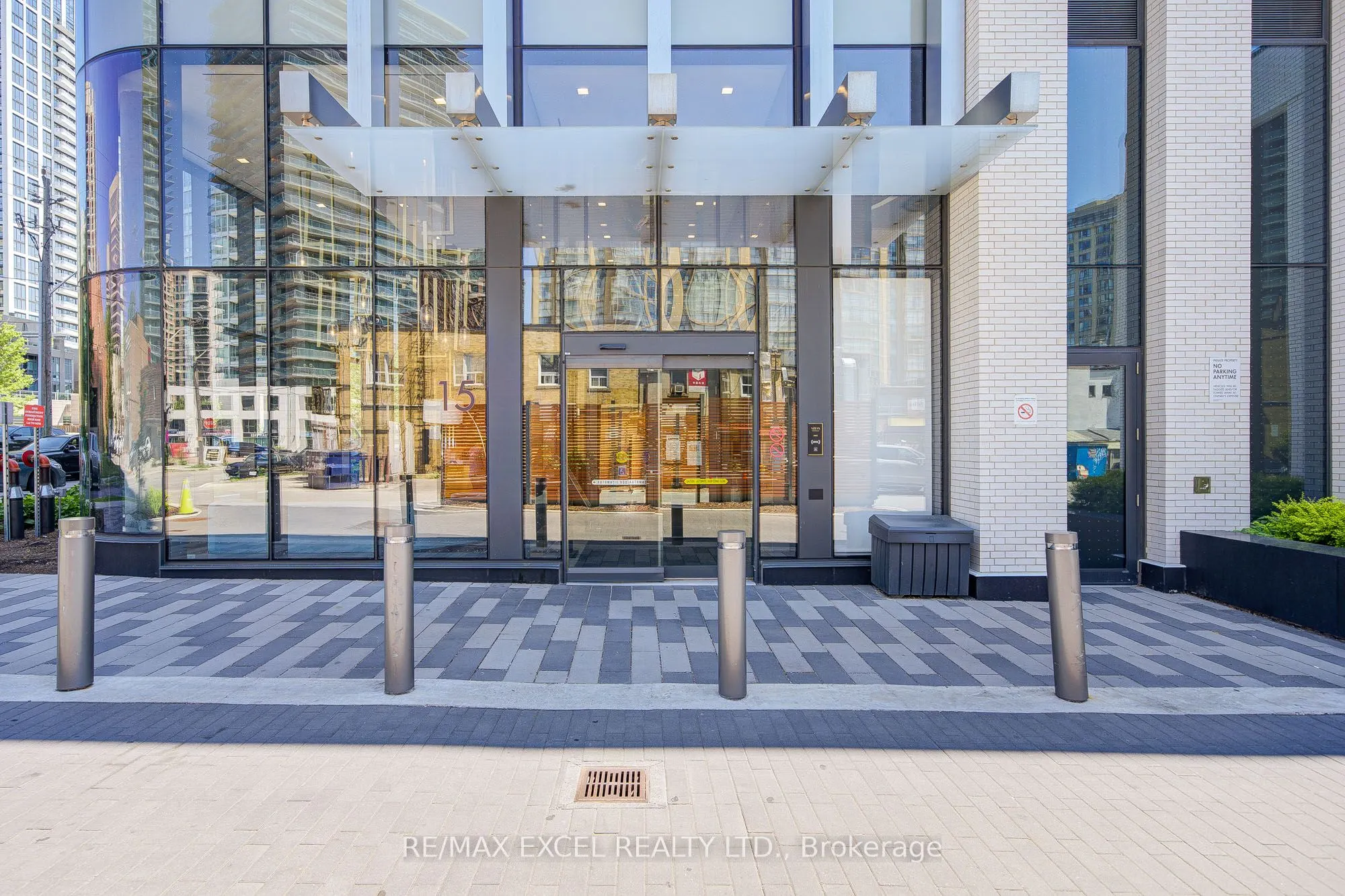 15 Holmes Avenue, #2807