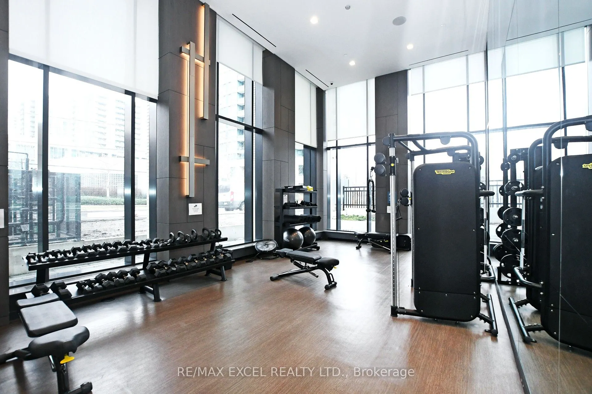 15 Holmes Avenue, #2807