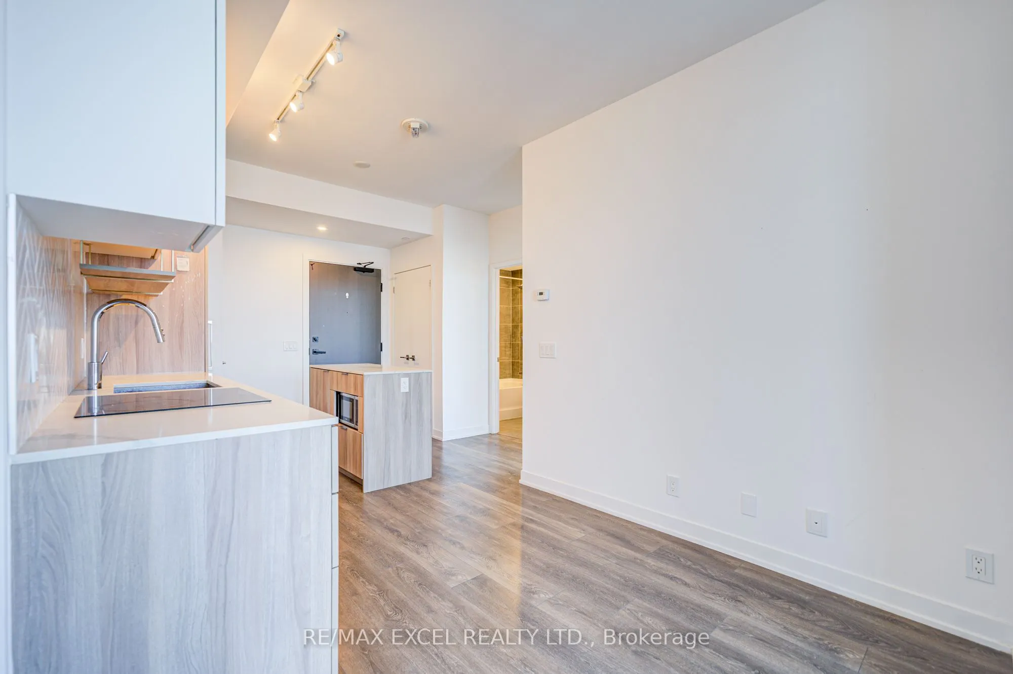 15 Holmes Avenue, #2807