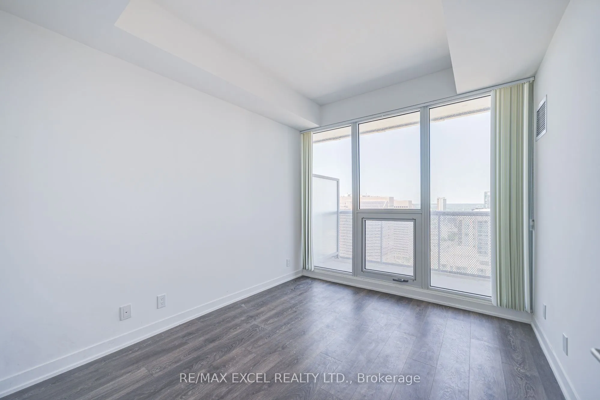 15 Holmes Avenue, #2807