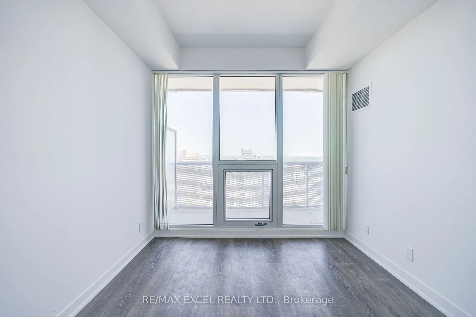 15 Holmes Avenue, #2807