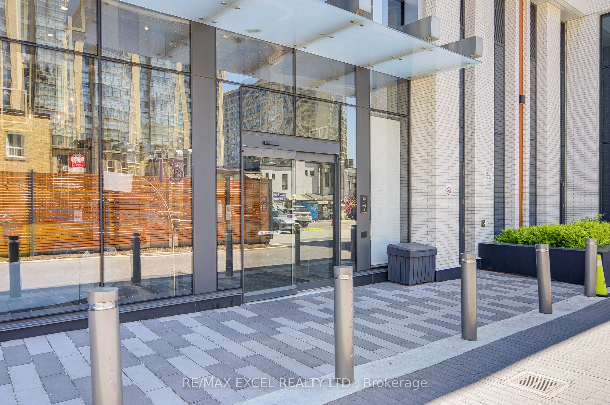 15 Holmes Avenue, #2807