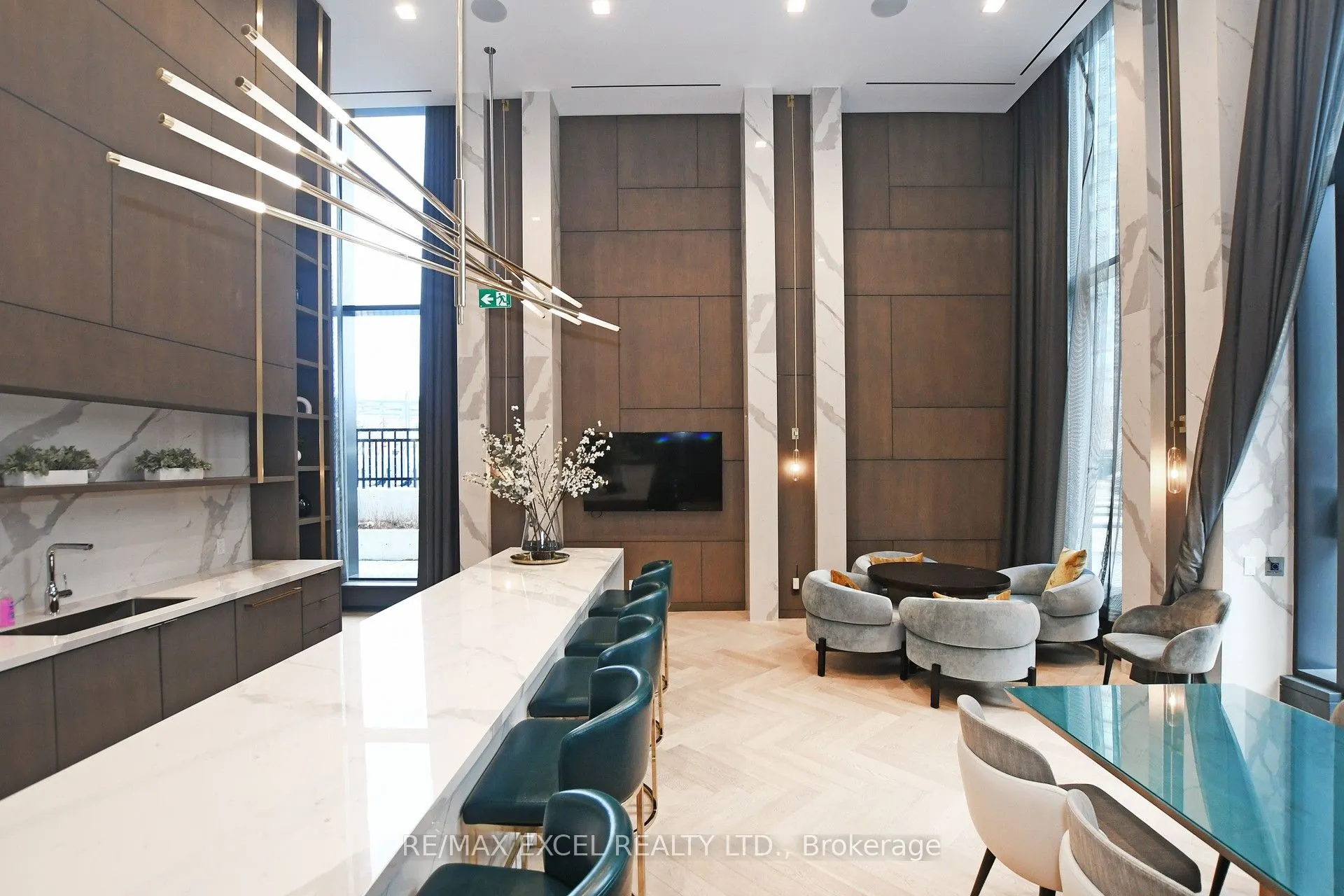 15 Holmes Avenue, #2807