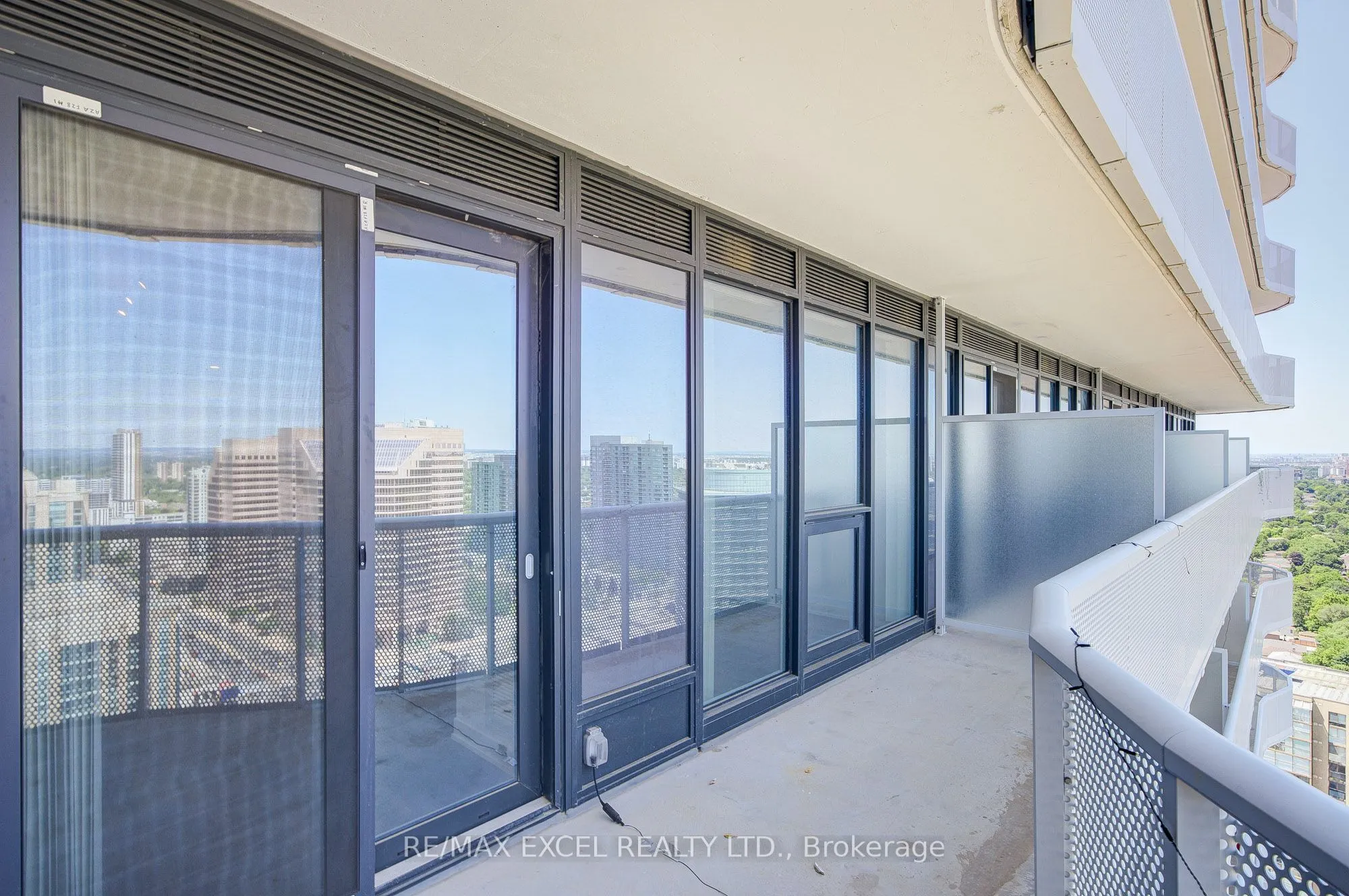 15 Holmes Avenue, #2807