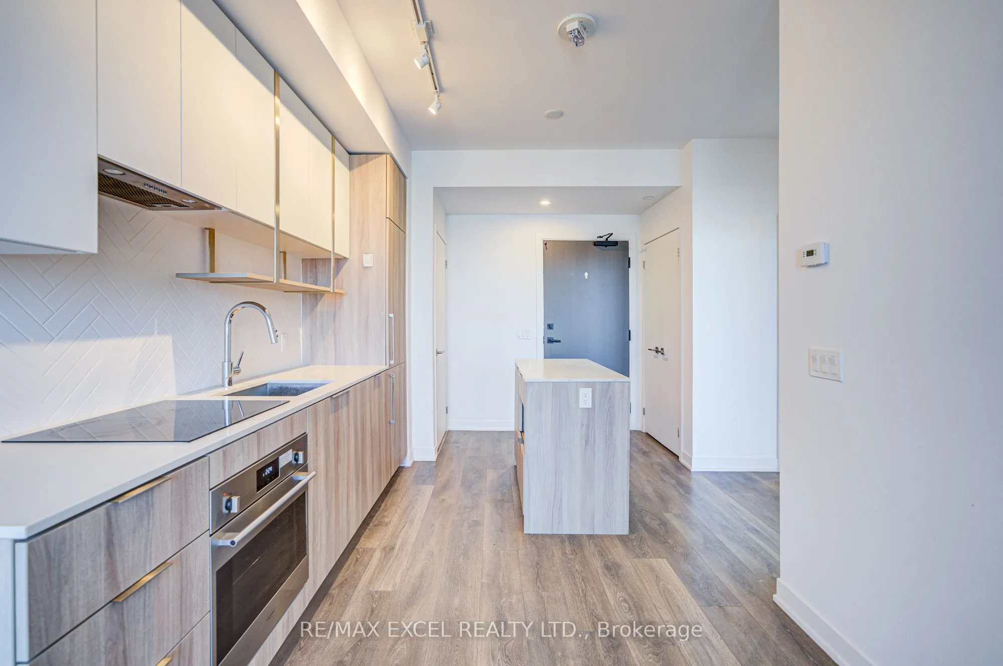15 Holmes Avenue, #2807