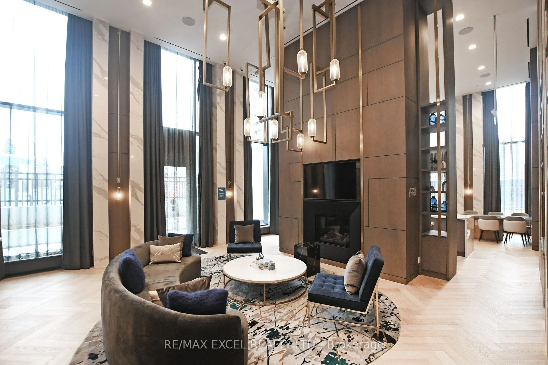 15 Holmes Avenue, #2807