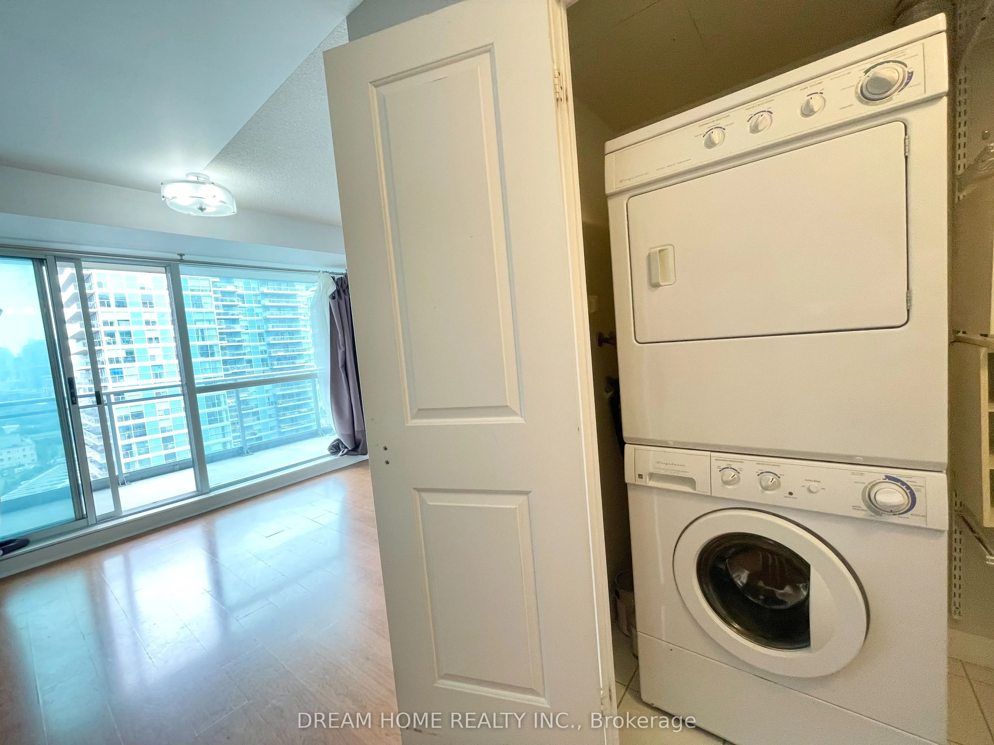 100 Western Battery Road, #1812