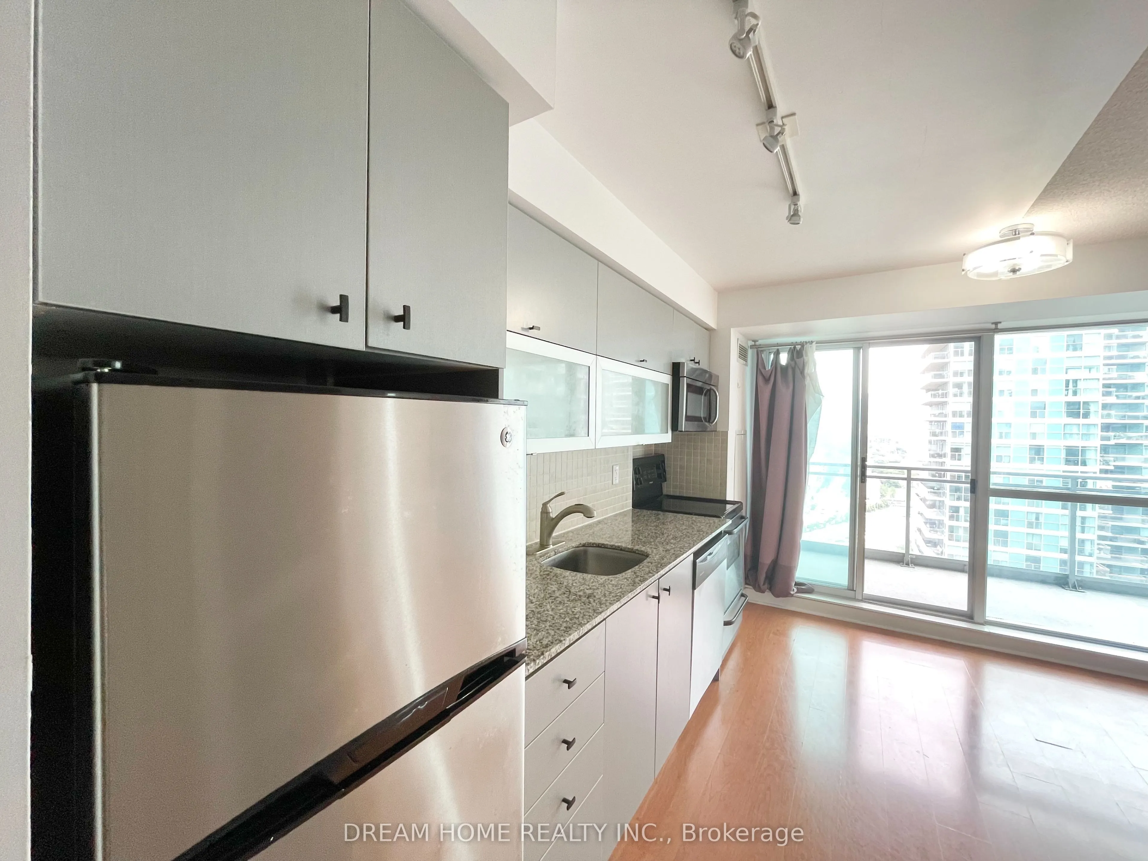 100 Western Battery Road, #1812