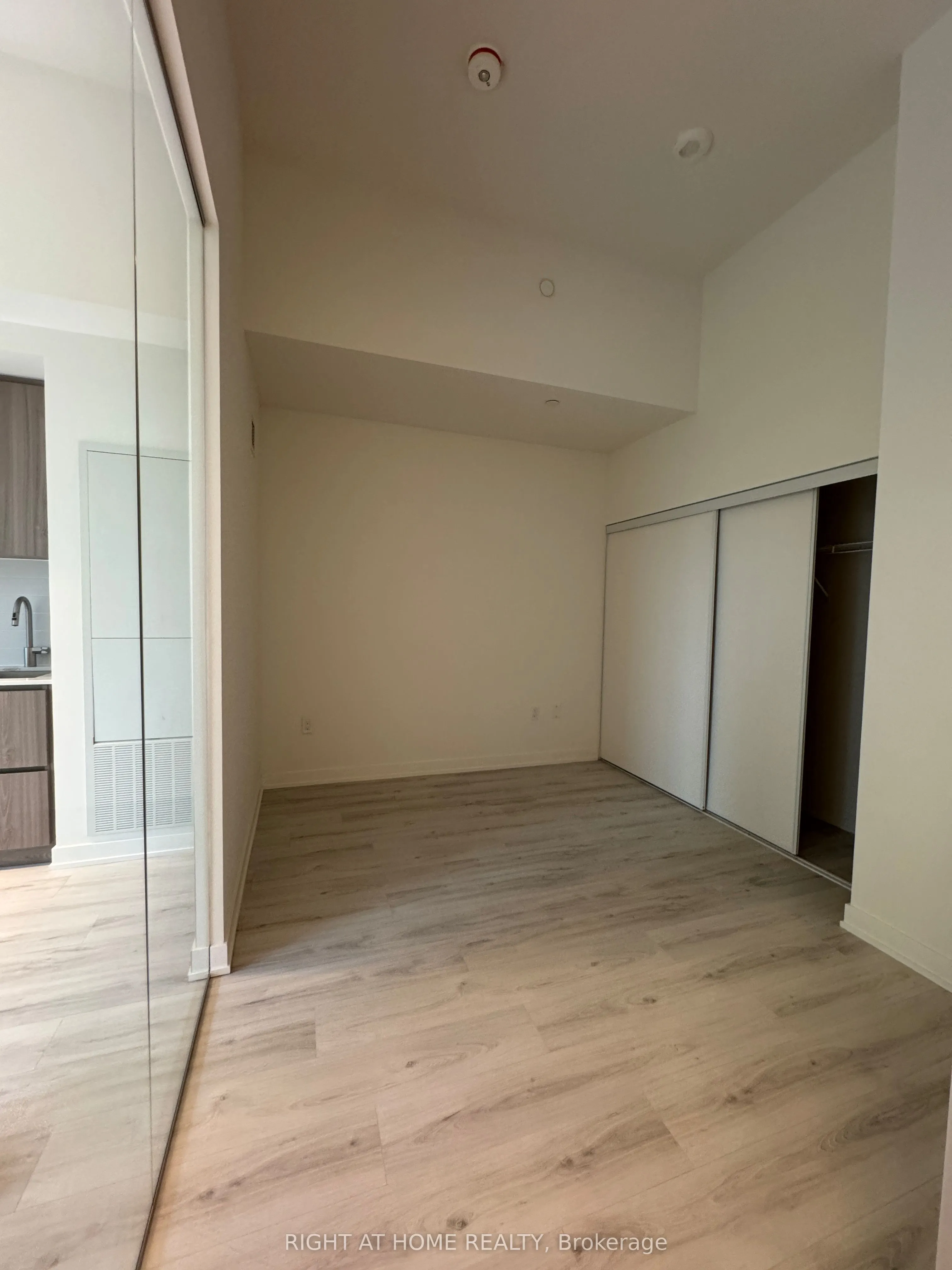 110 Broadway Avenue, #616N