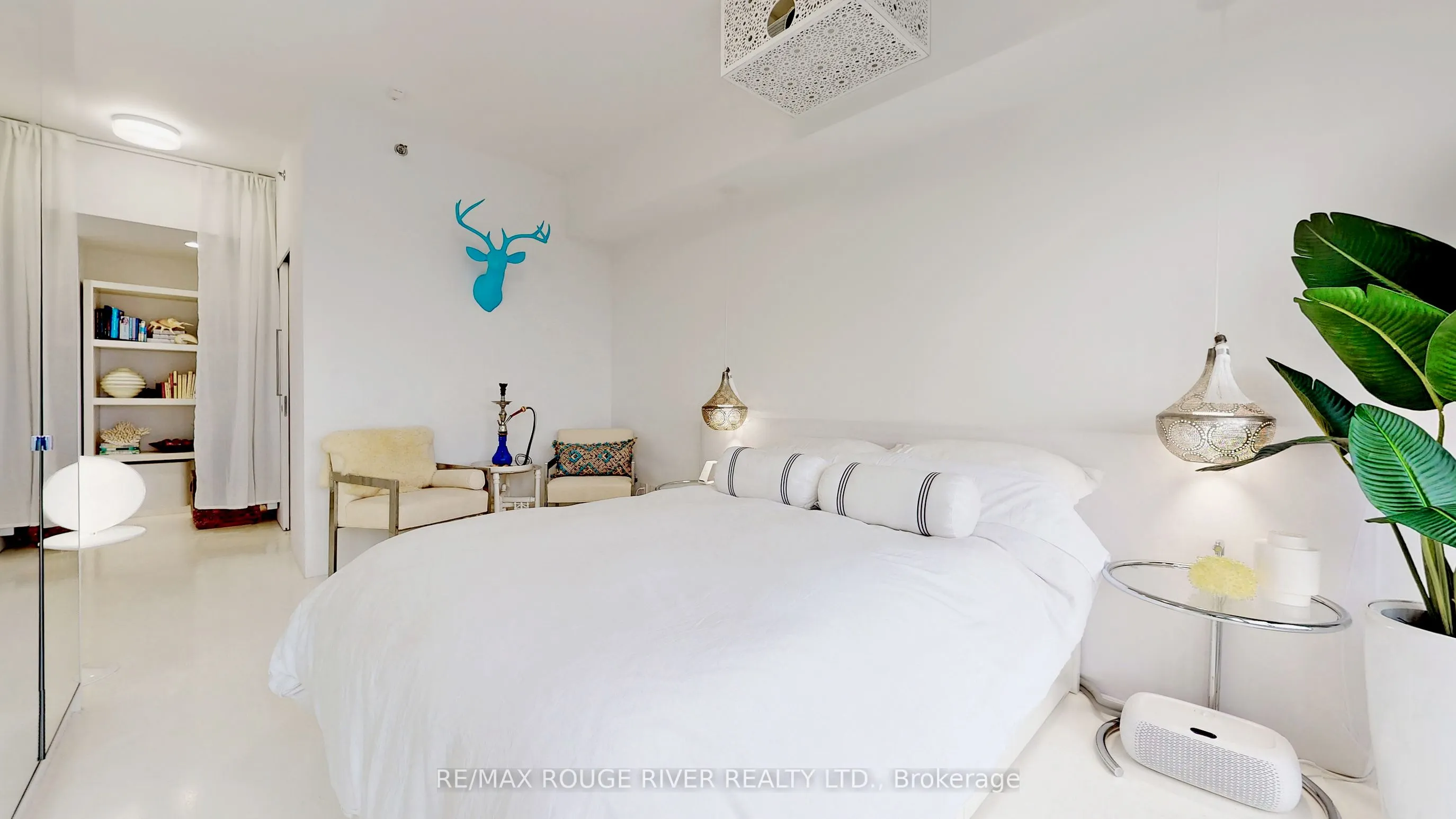 701 Sheppard Avenue W, #702