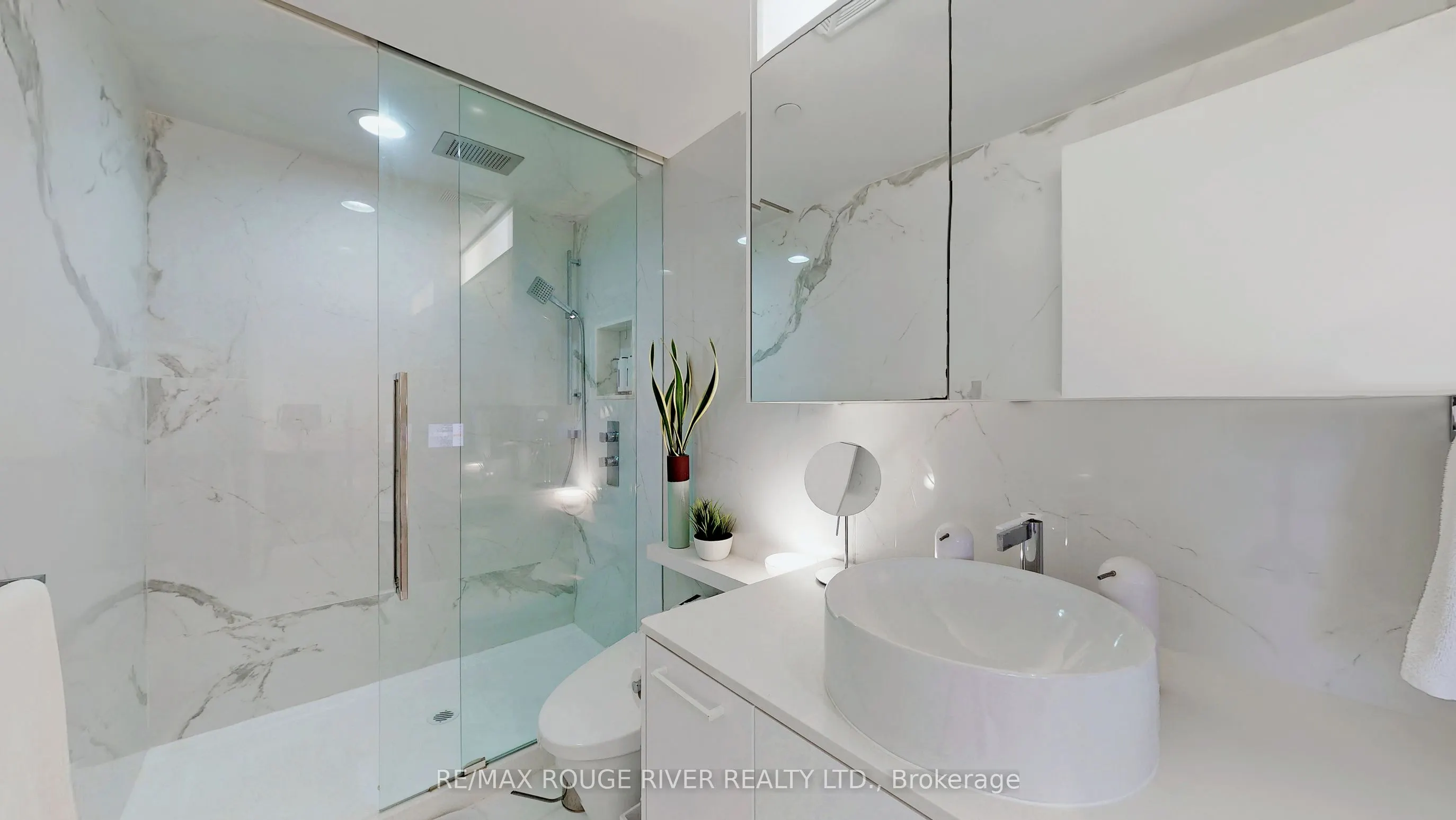 701 Sheppard Avenue W, #702