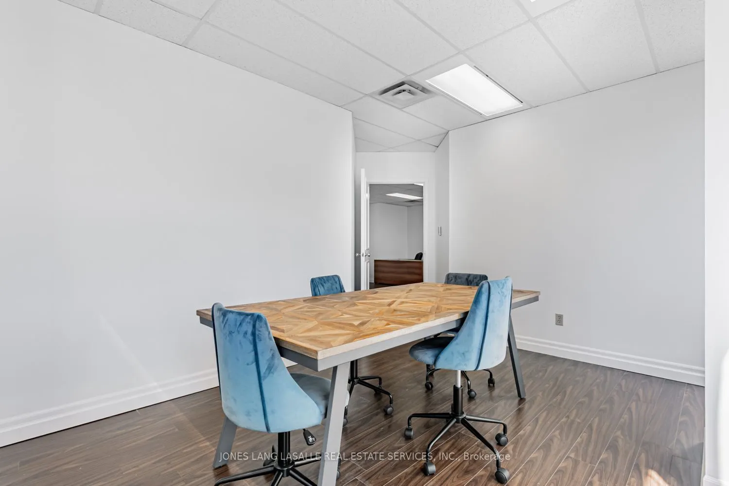 10 King Street E, #1401