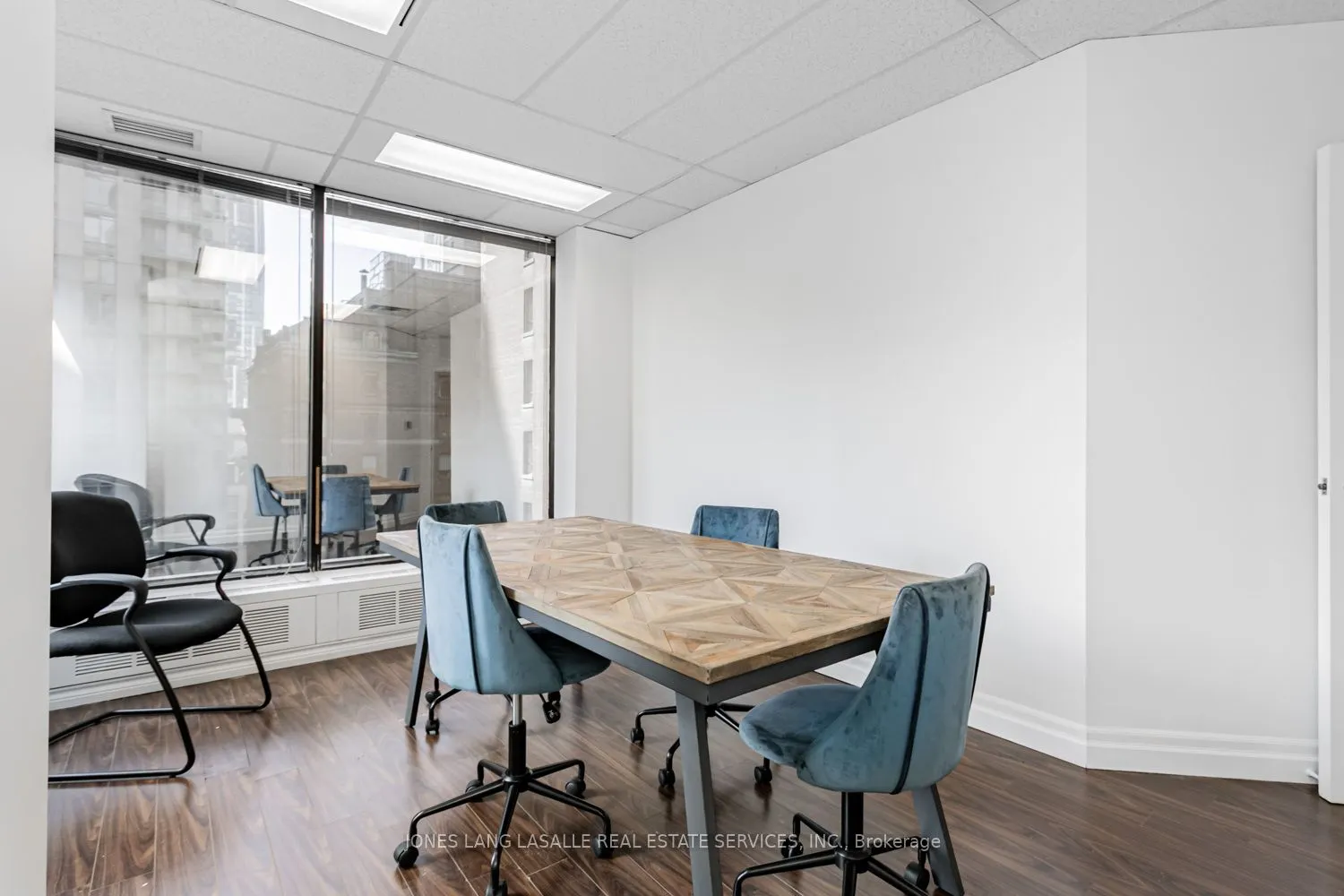 10 King Street E, #1401