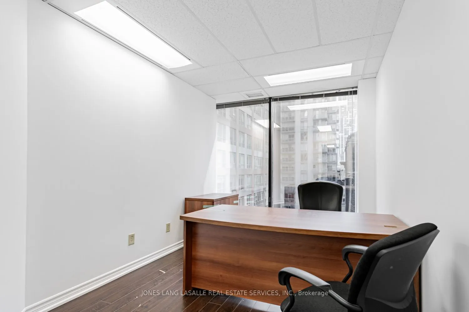 10 King Street E, #1401