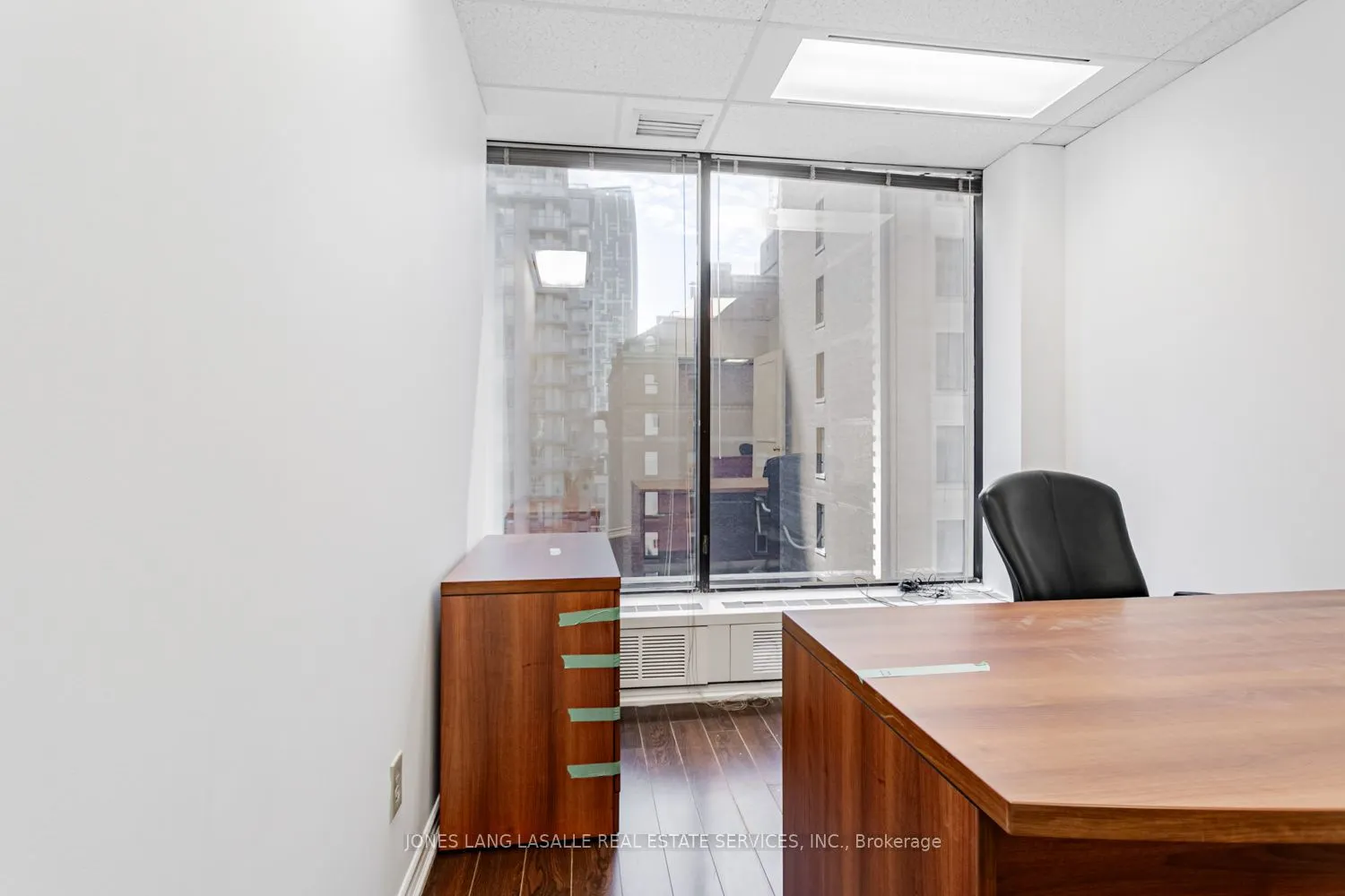 10 King Street E, #1401