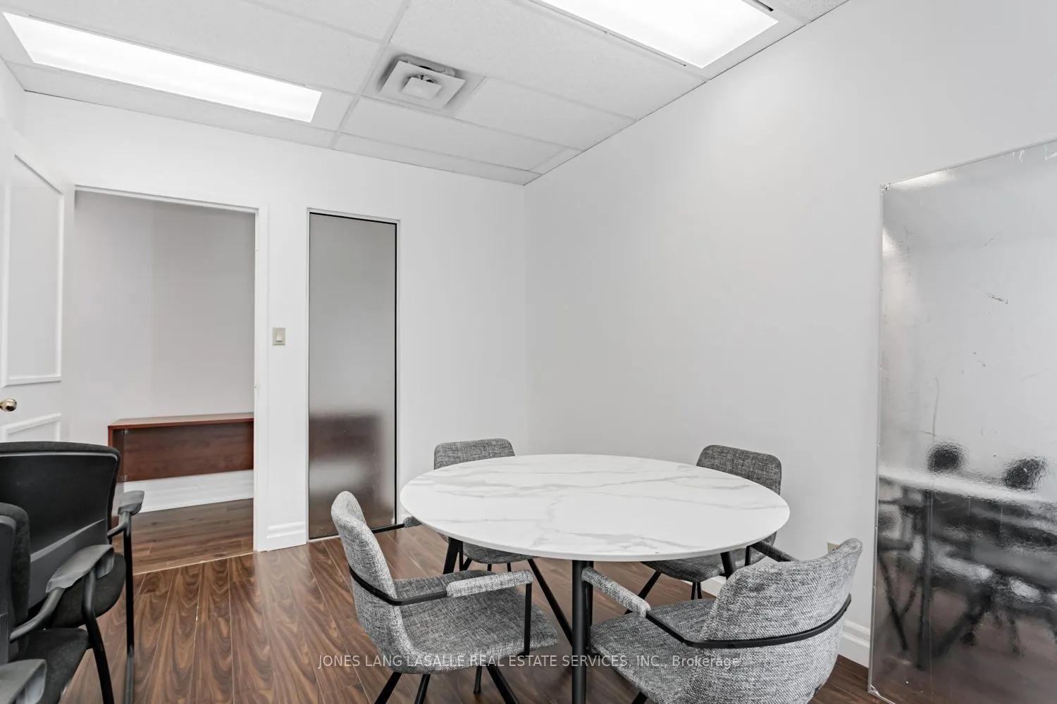 10 King Street E, #1401