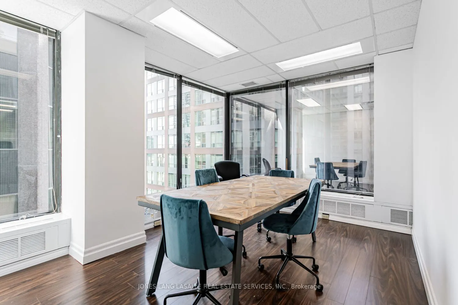 10 King Street E, #1401