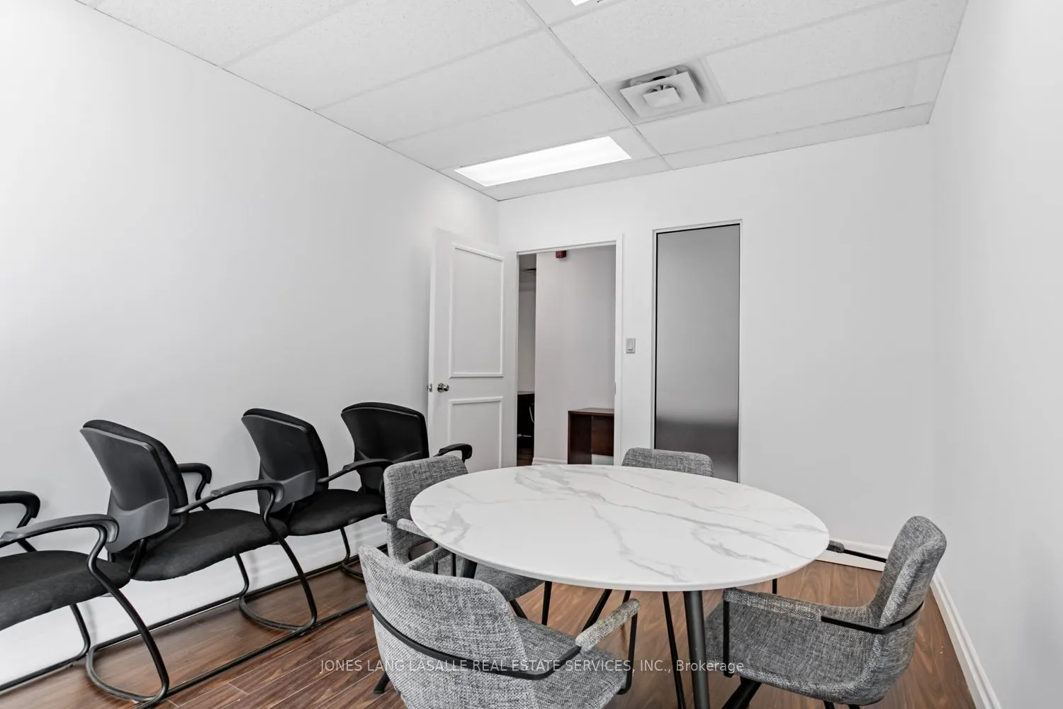 10 King Street E, #1401