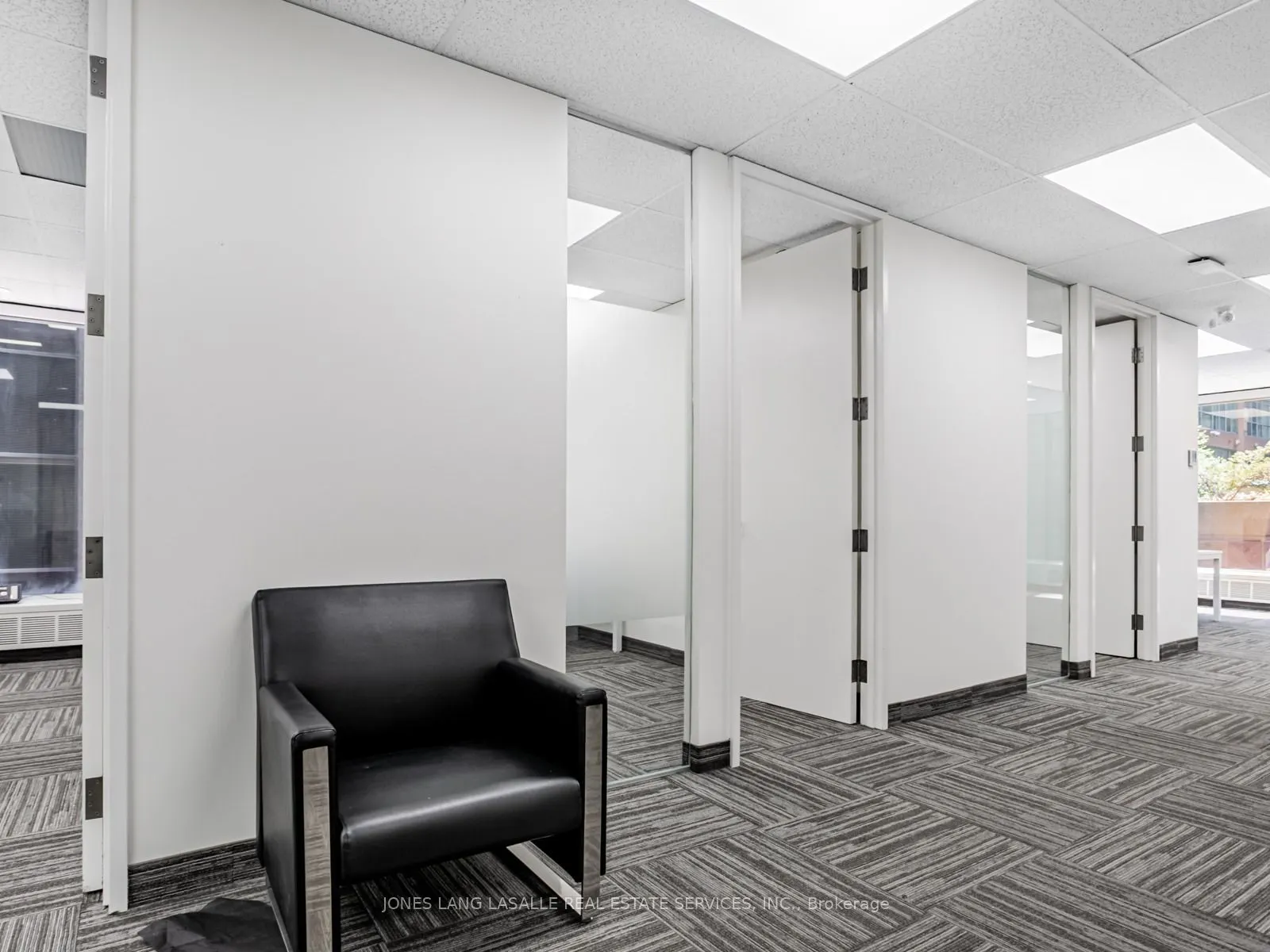 10 King Street E, #400