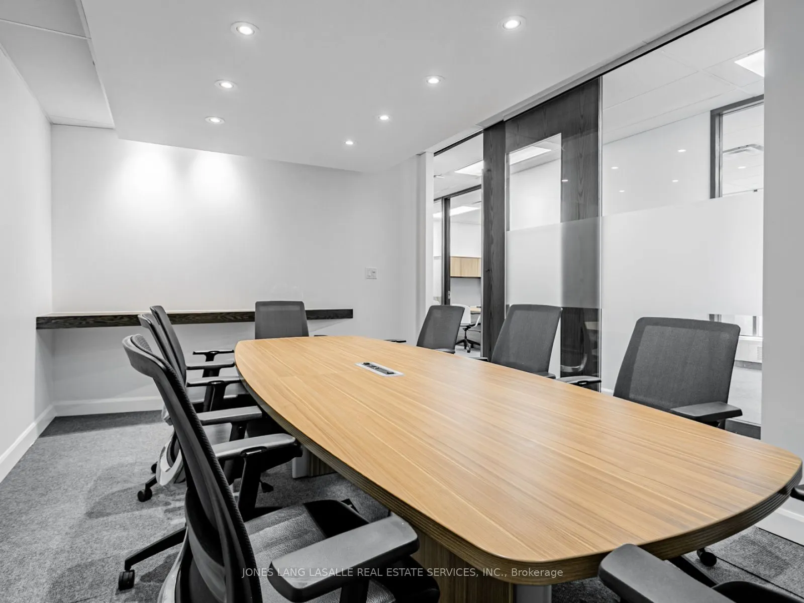 10 King Street E, #801