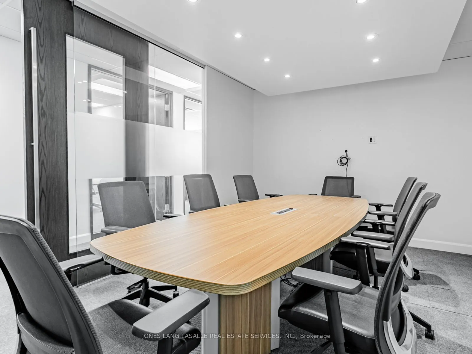 10 King Street E, #801