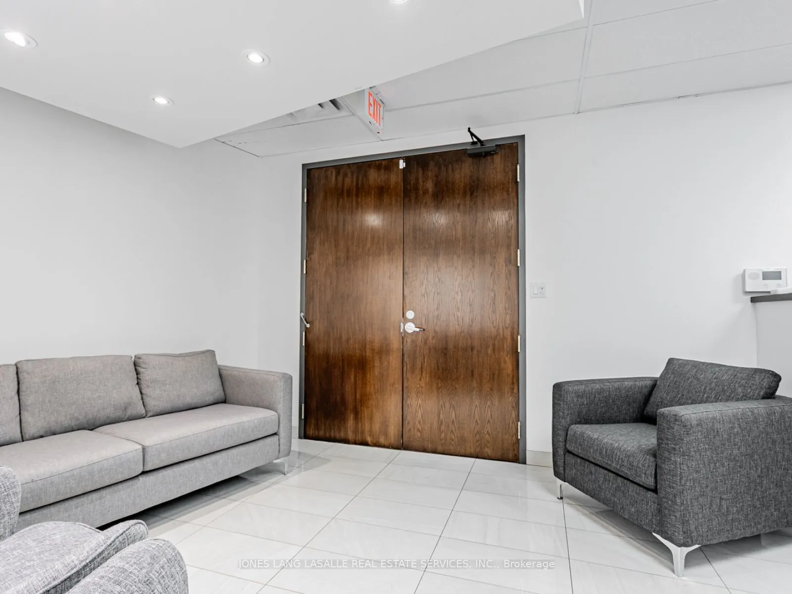 10 King Street E, #801
