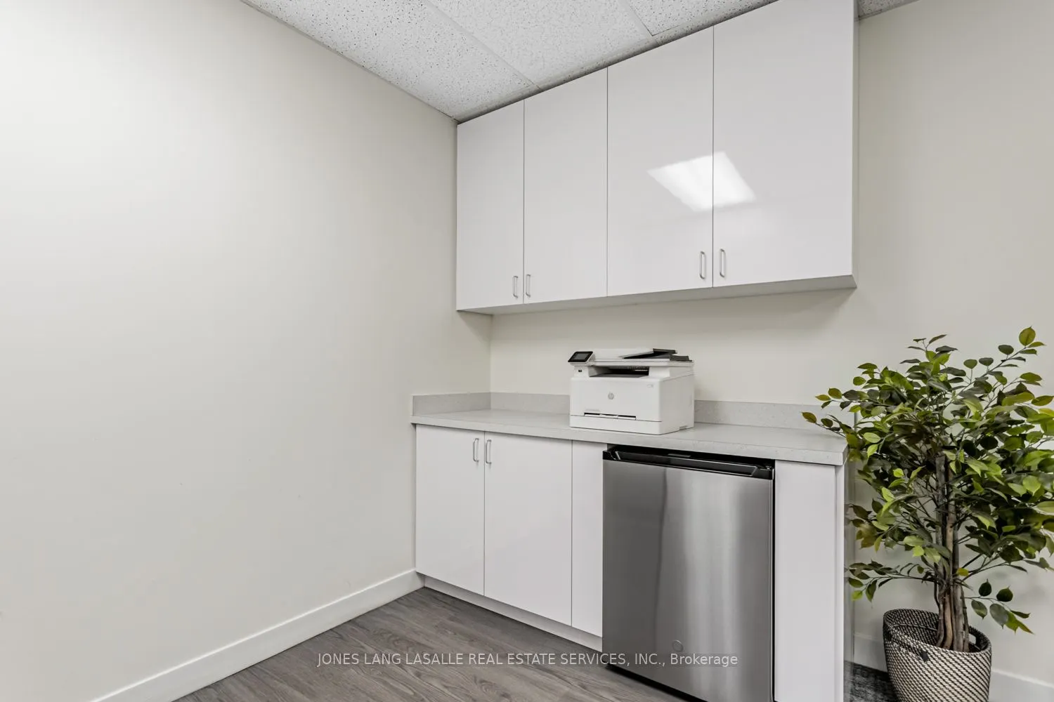 10 King Street E, #1200
