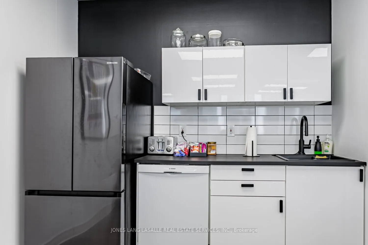 10 King Street E, #1100