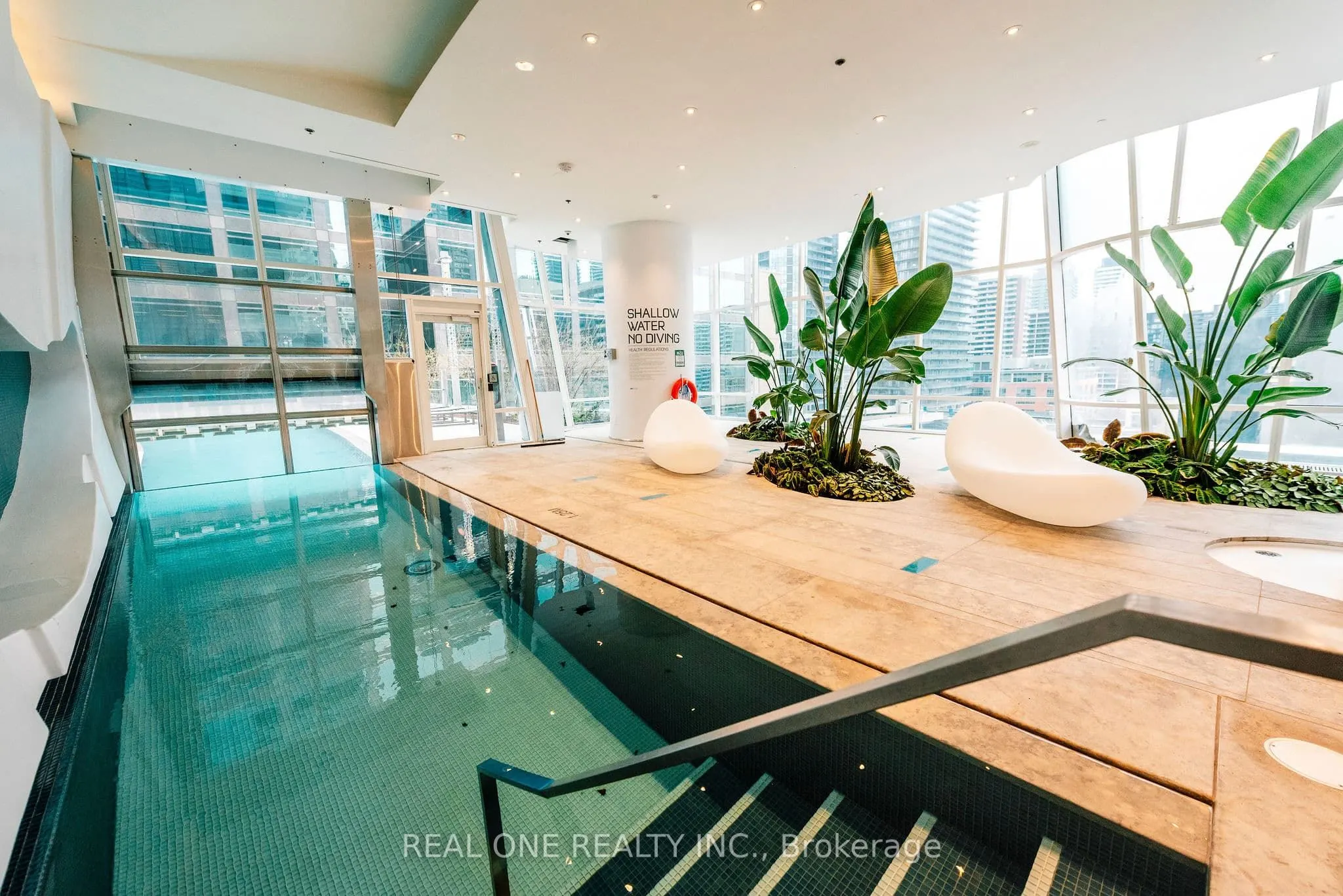 1 BLOOR Street E, #4205