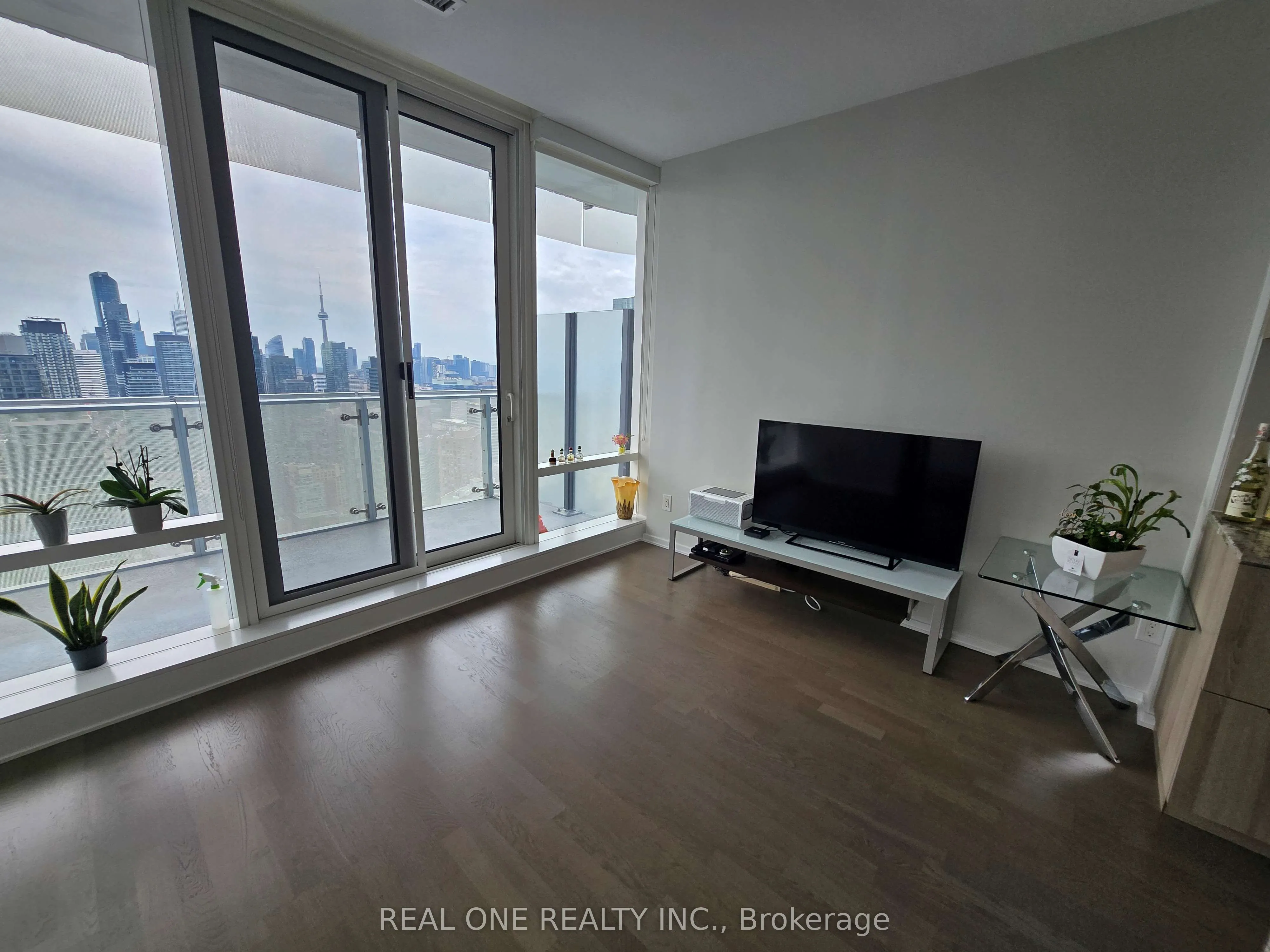 1 BLOOR Street E, #4205