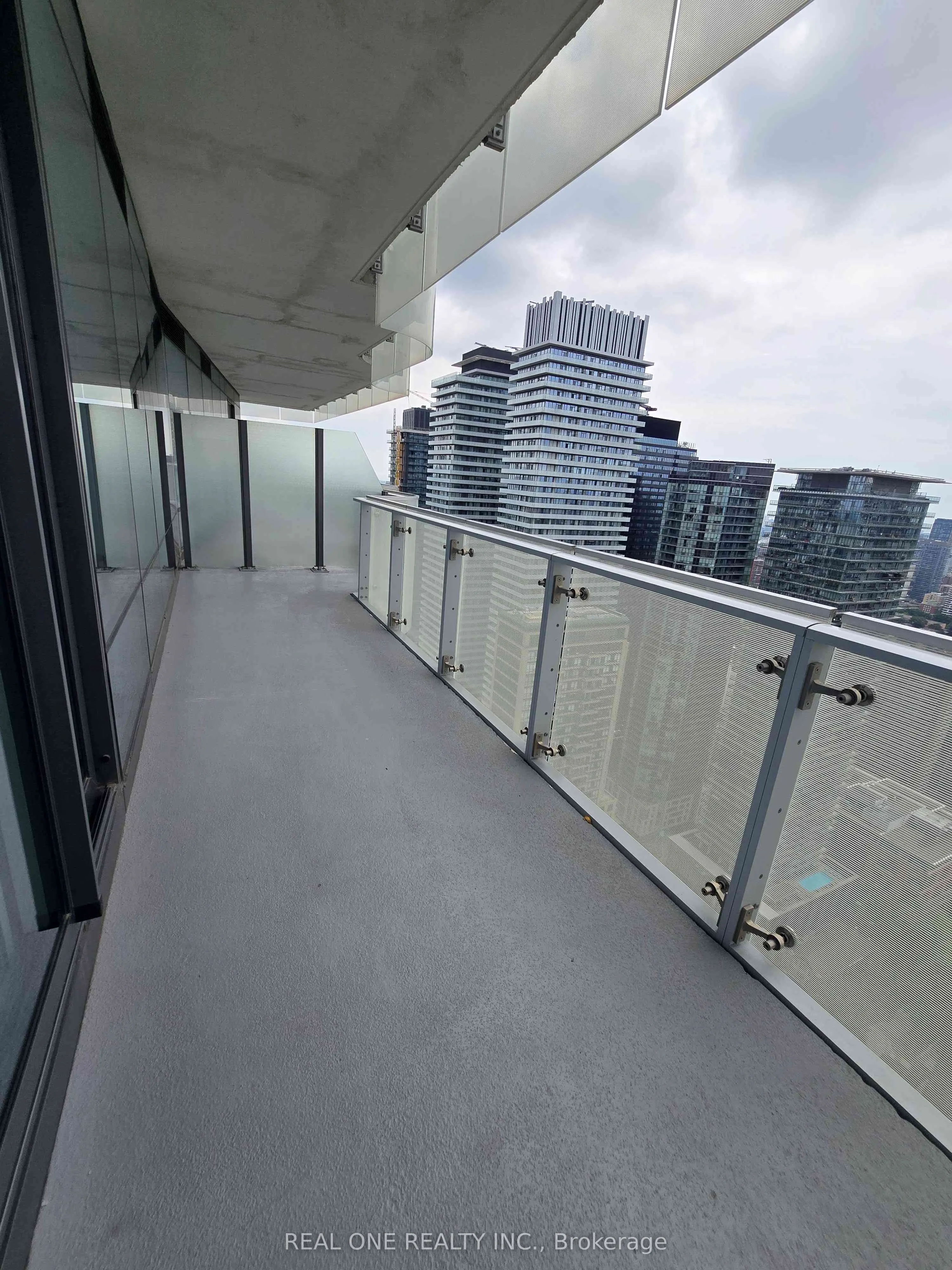 1 BLOOR Street E, #4205