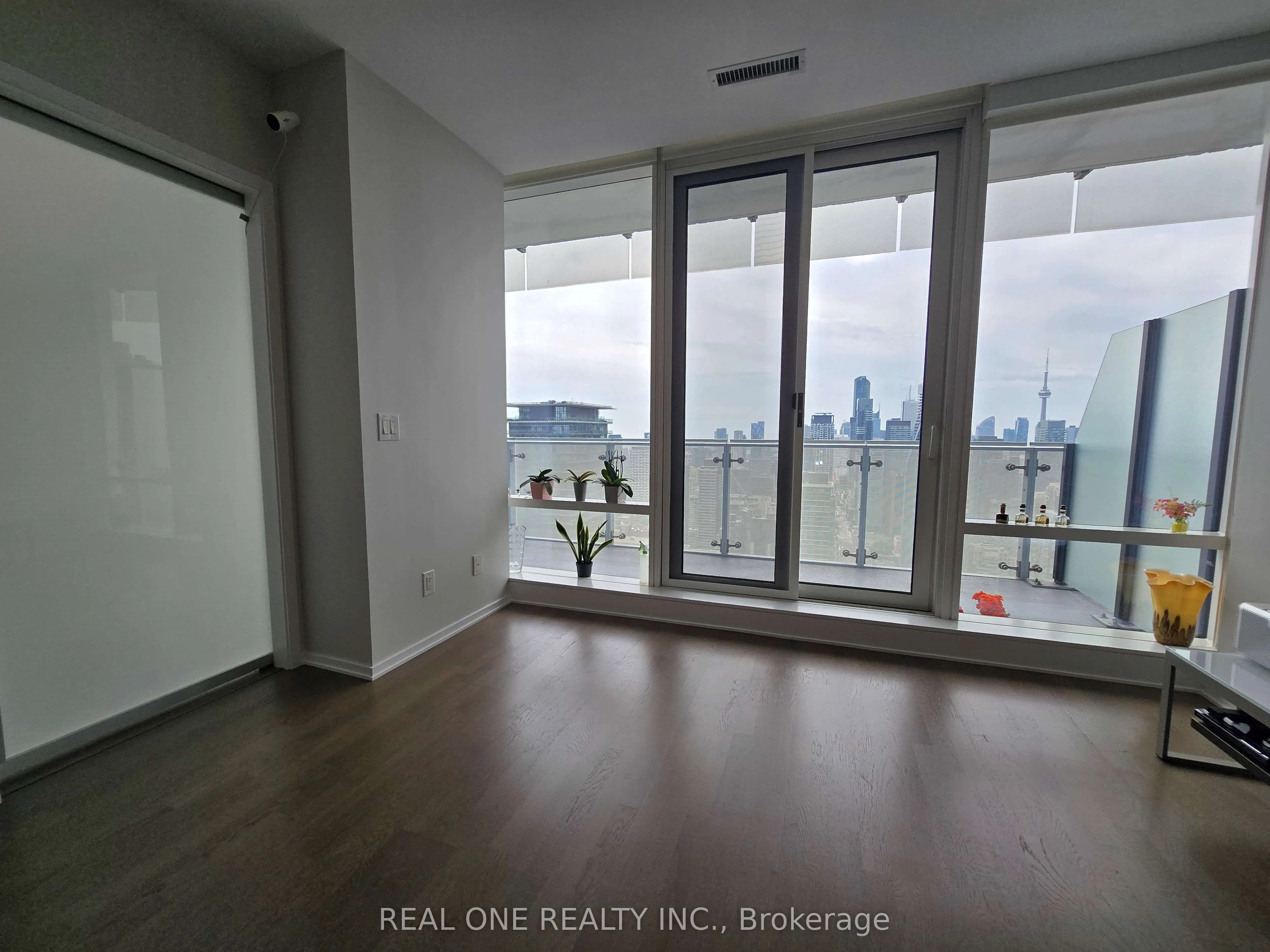 1 BLOOR Street E, #4205