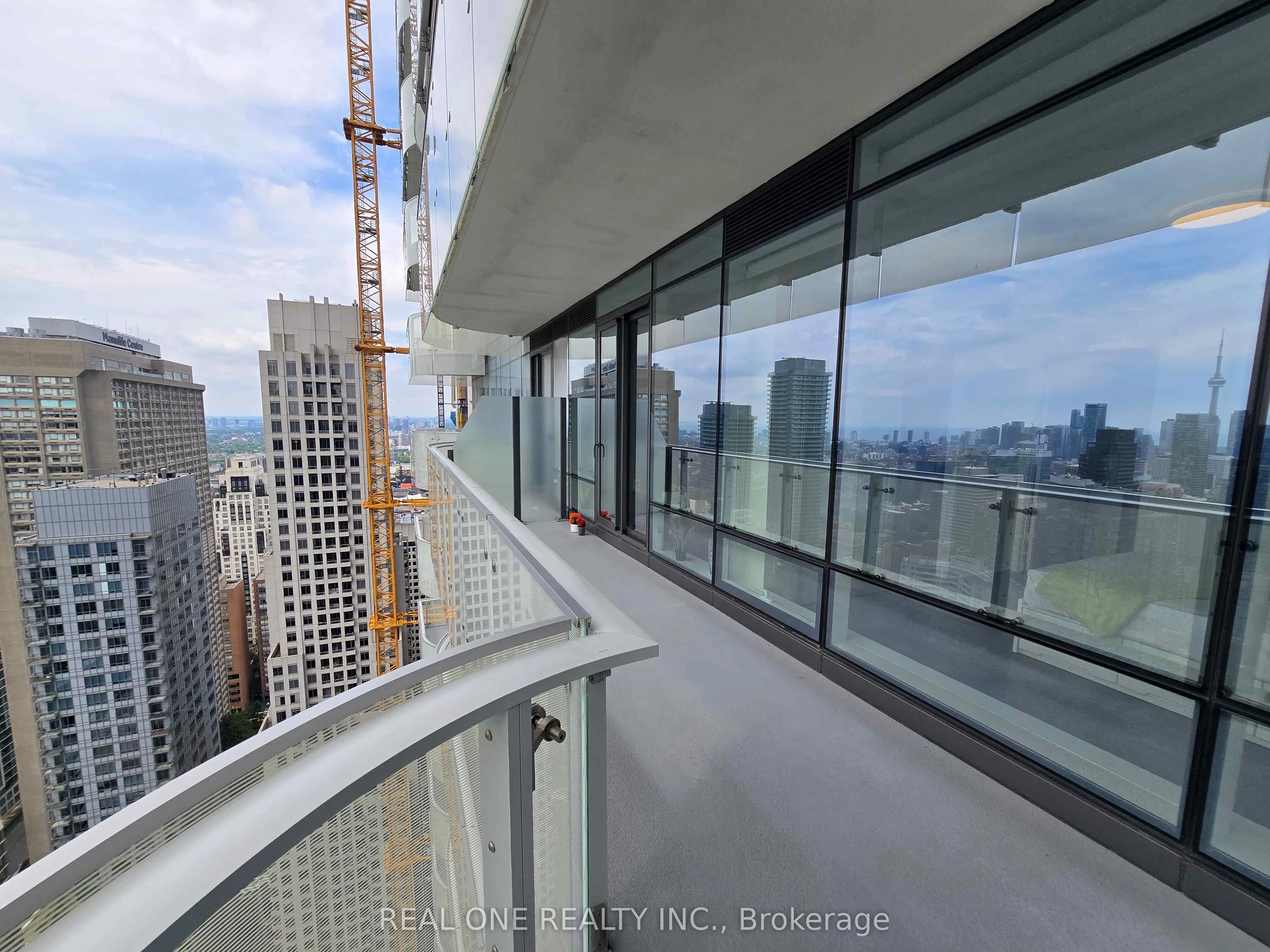 1 BLOOR Street E, #4205