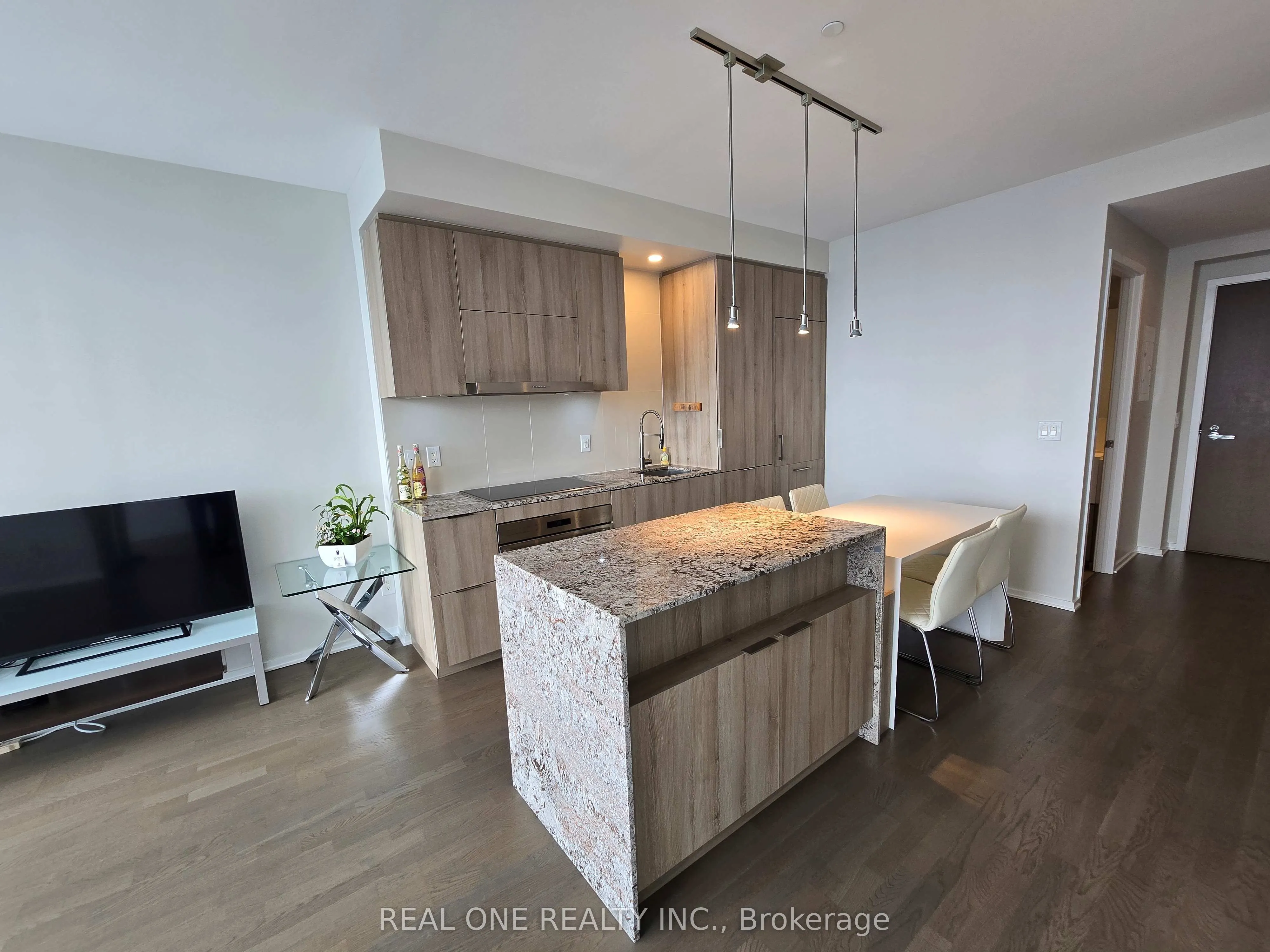 1 BLOOR Street E, #4205