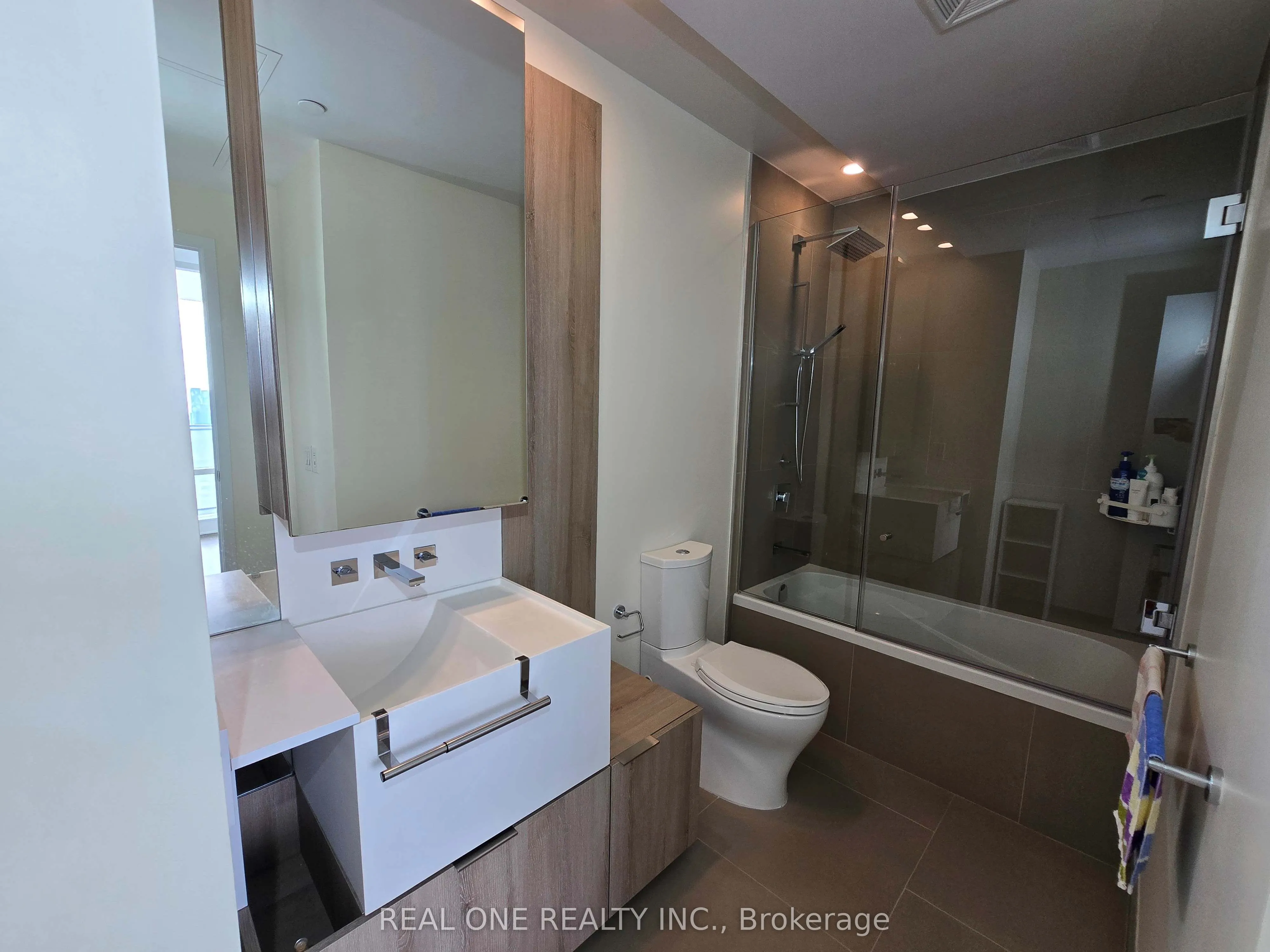 1 BLOOR Street E, #4205