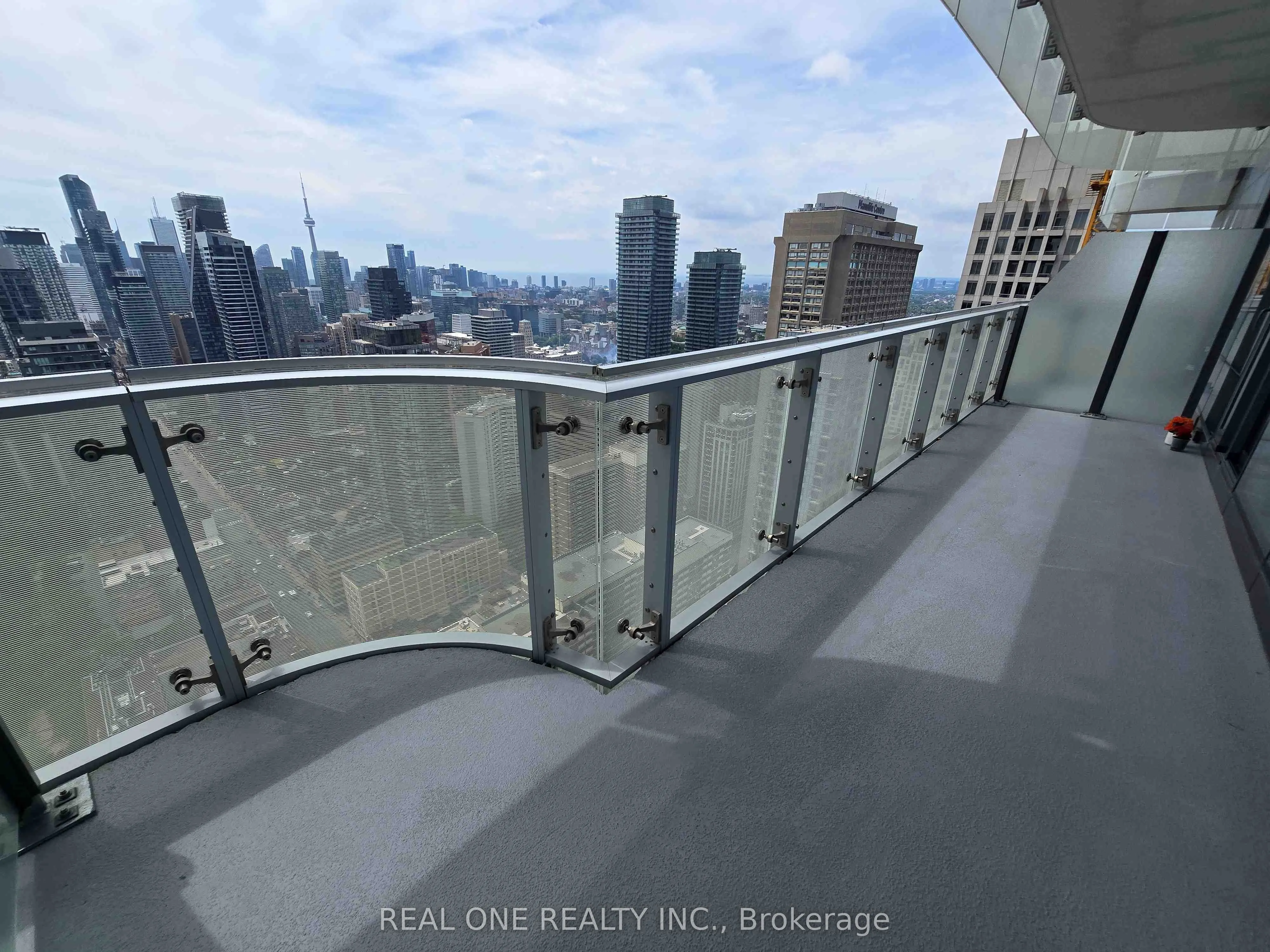 1 BLOOR Street E, #4205