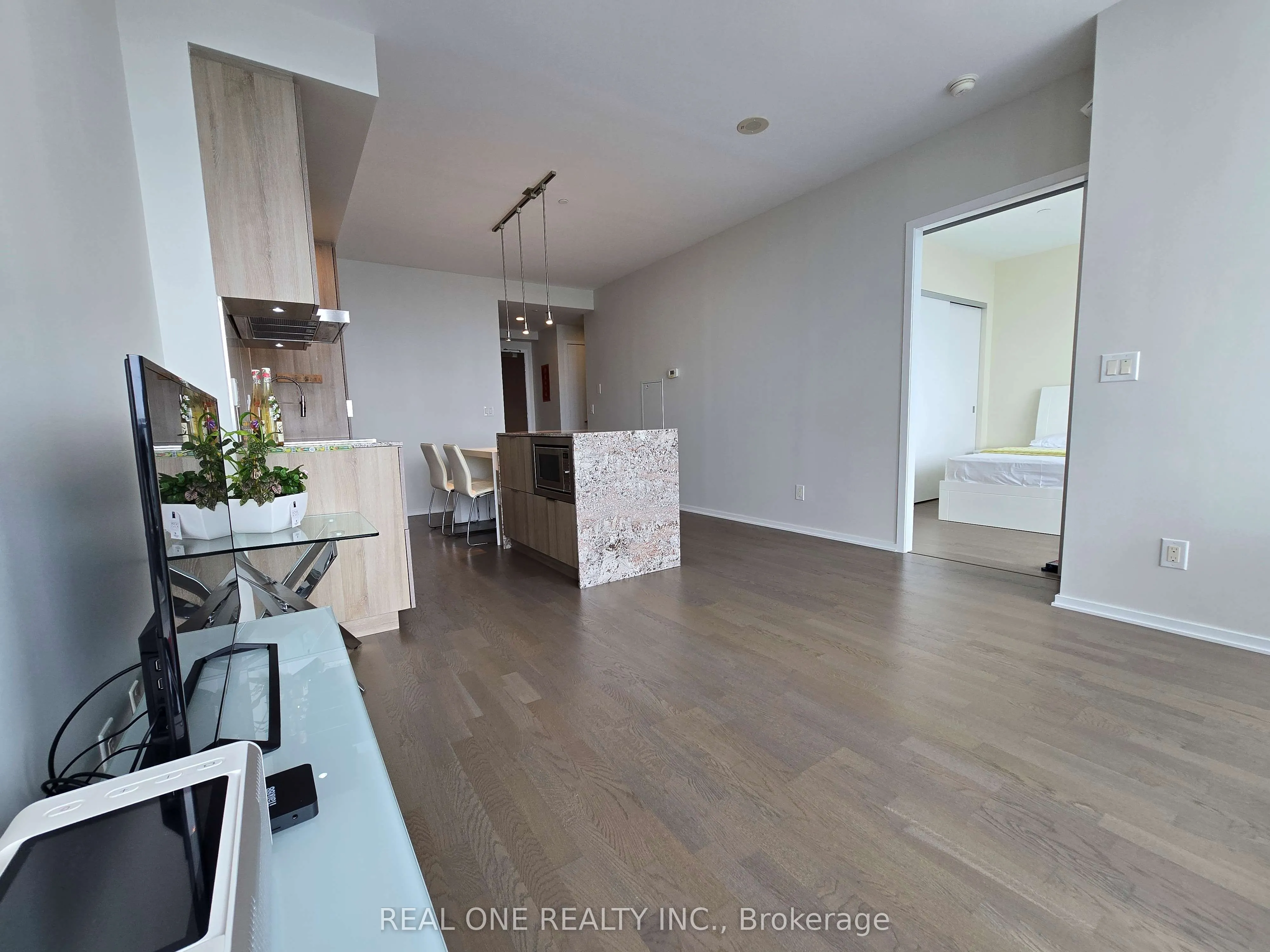 1 BLOOR Street E, #4205