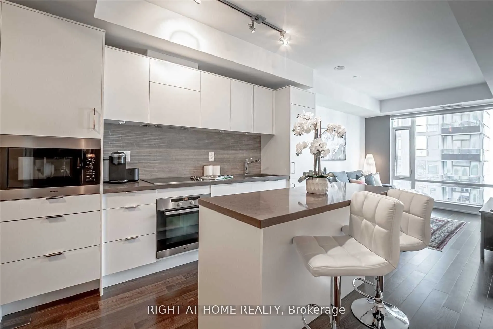 21 Widmer Street, #3007