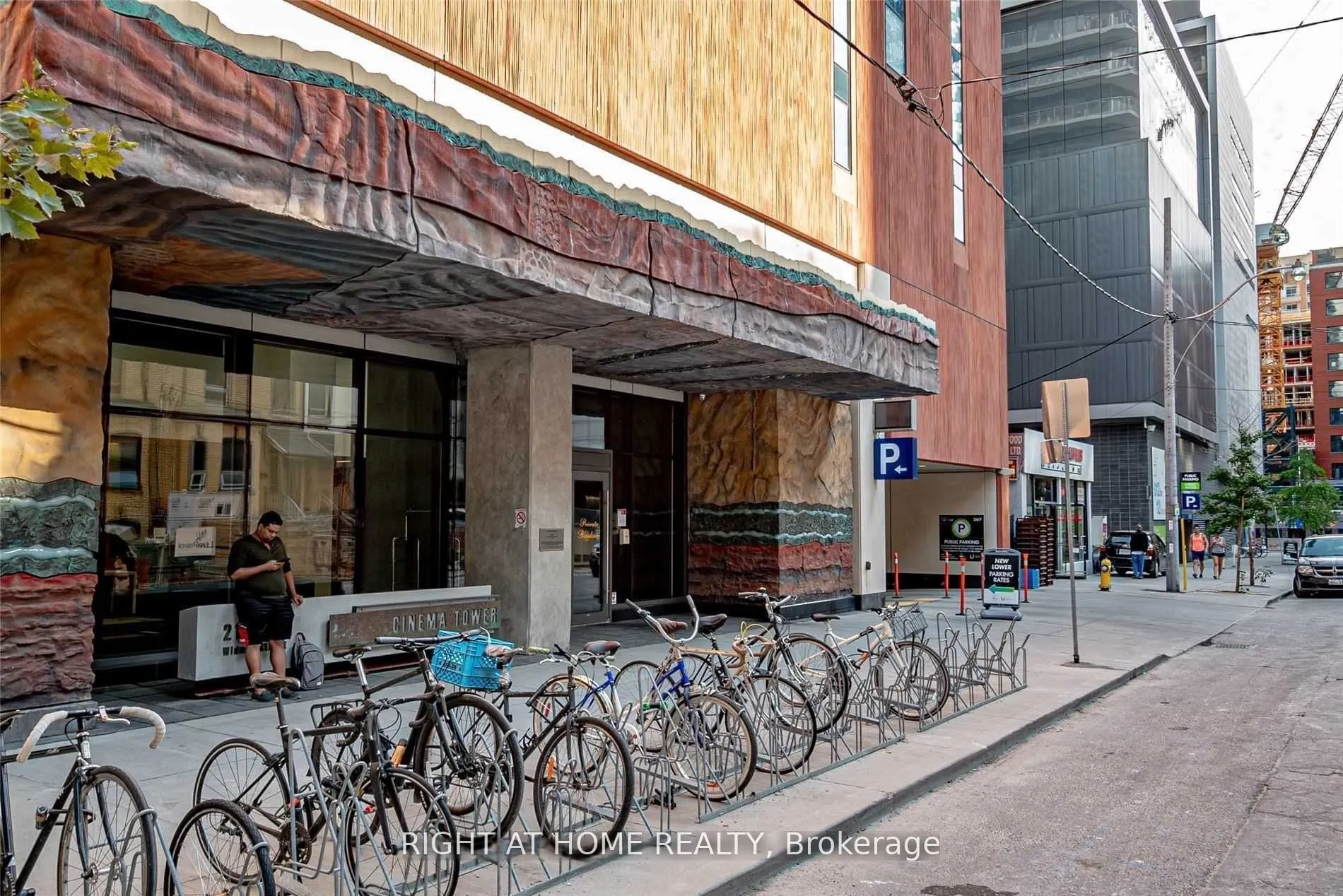 21 Widmer Street, #3007