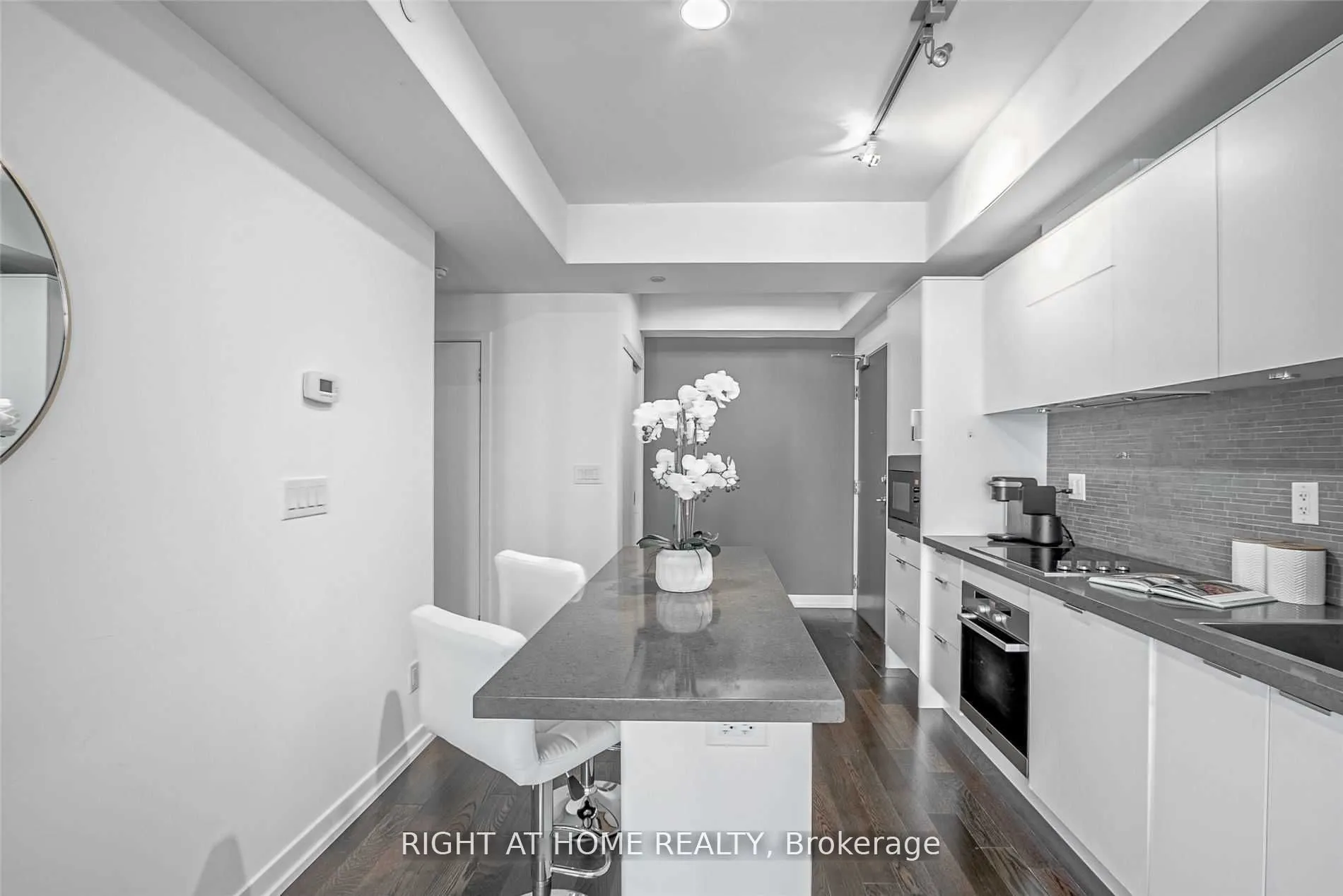 21 Widmer Street, #3007