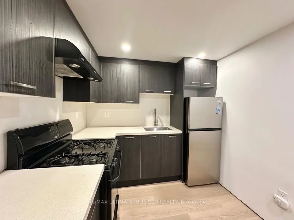 432 St Clarens Avenue, #Basement