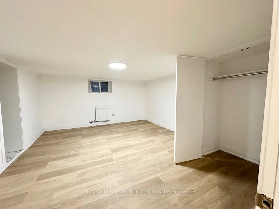 432 St Clarens Avenue, #Basement