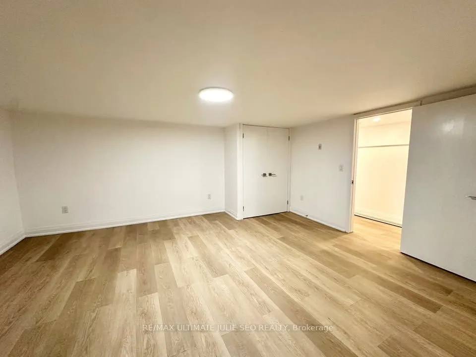 432 St Clarens Avenue, #Basement