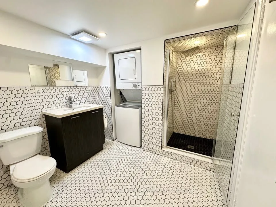 432 St Clarens Avenue, #Basement