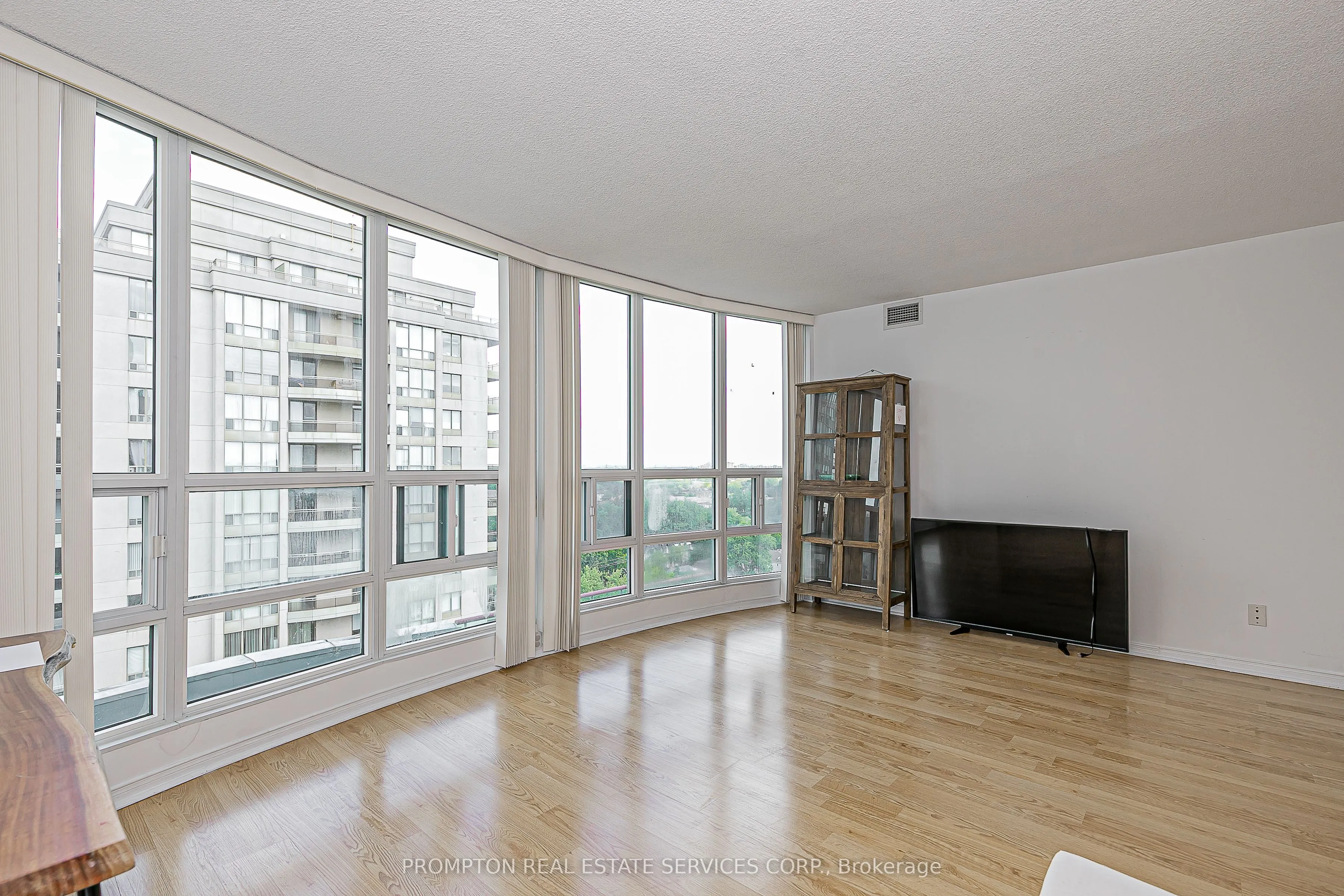 238 Doris Avenue, #2009